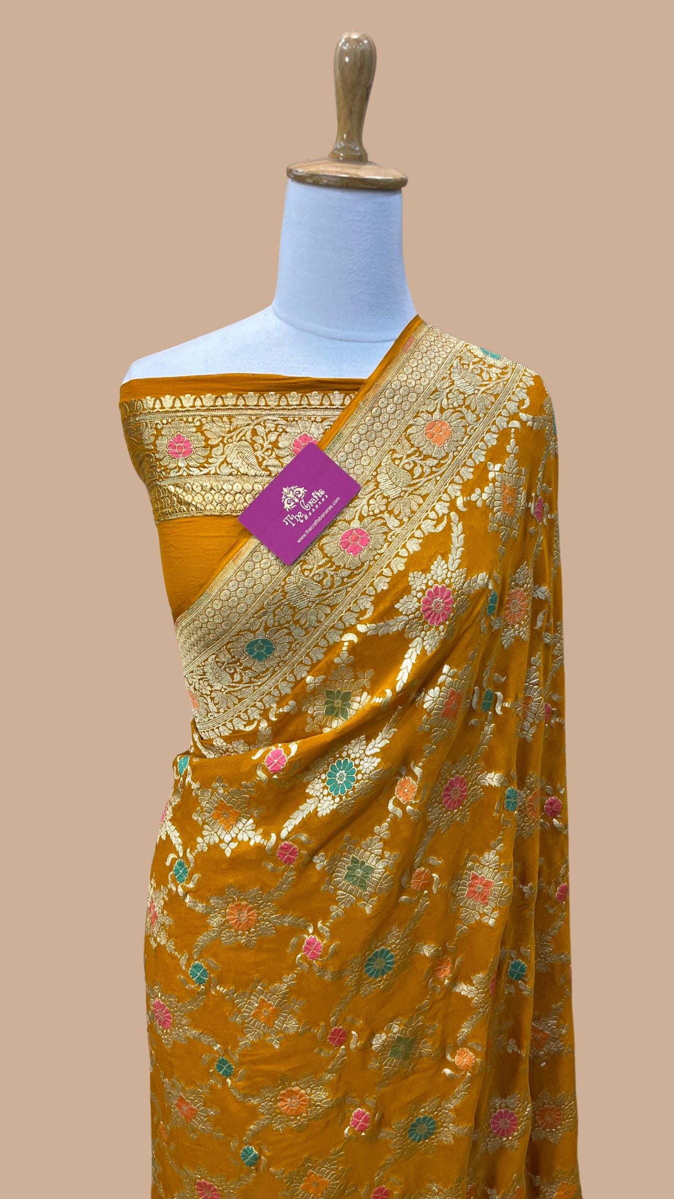 Pure Georgette Handloom Banarasi Saree - Gold zari with meenakari