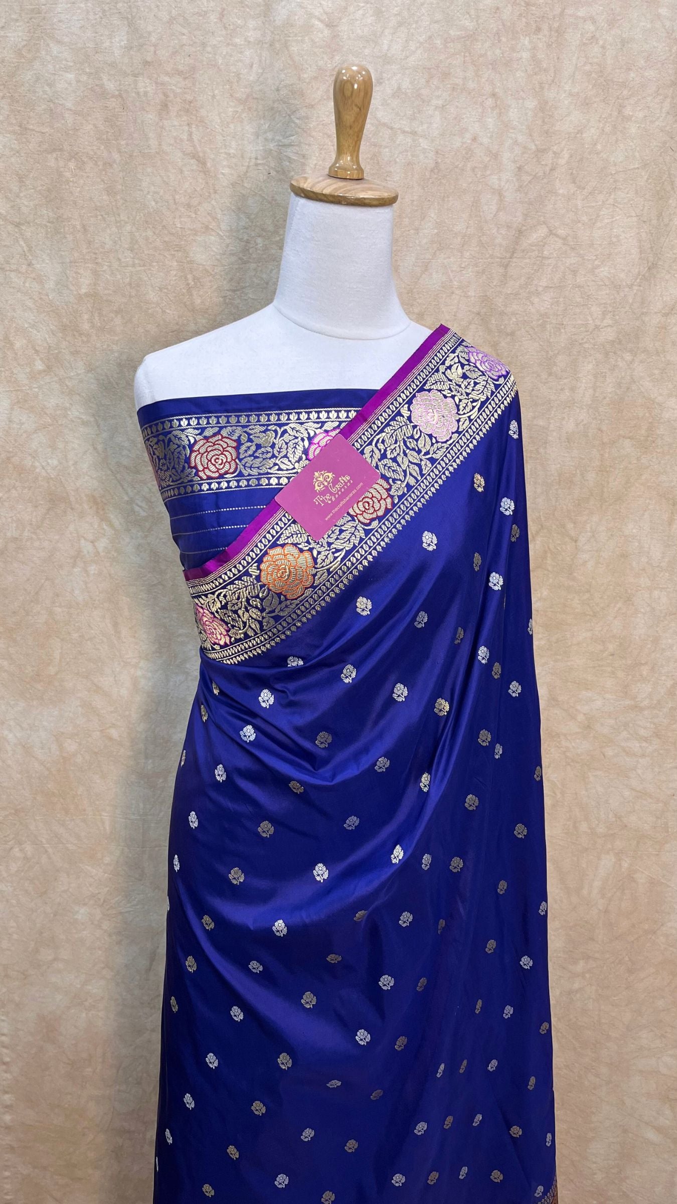 Pure Katan Silk Handloom Banarasi Saree - with sona rupa kadhua motifs