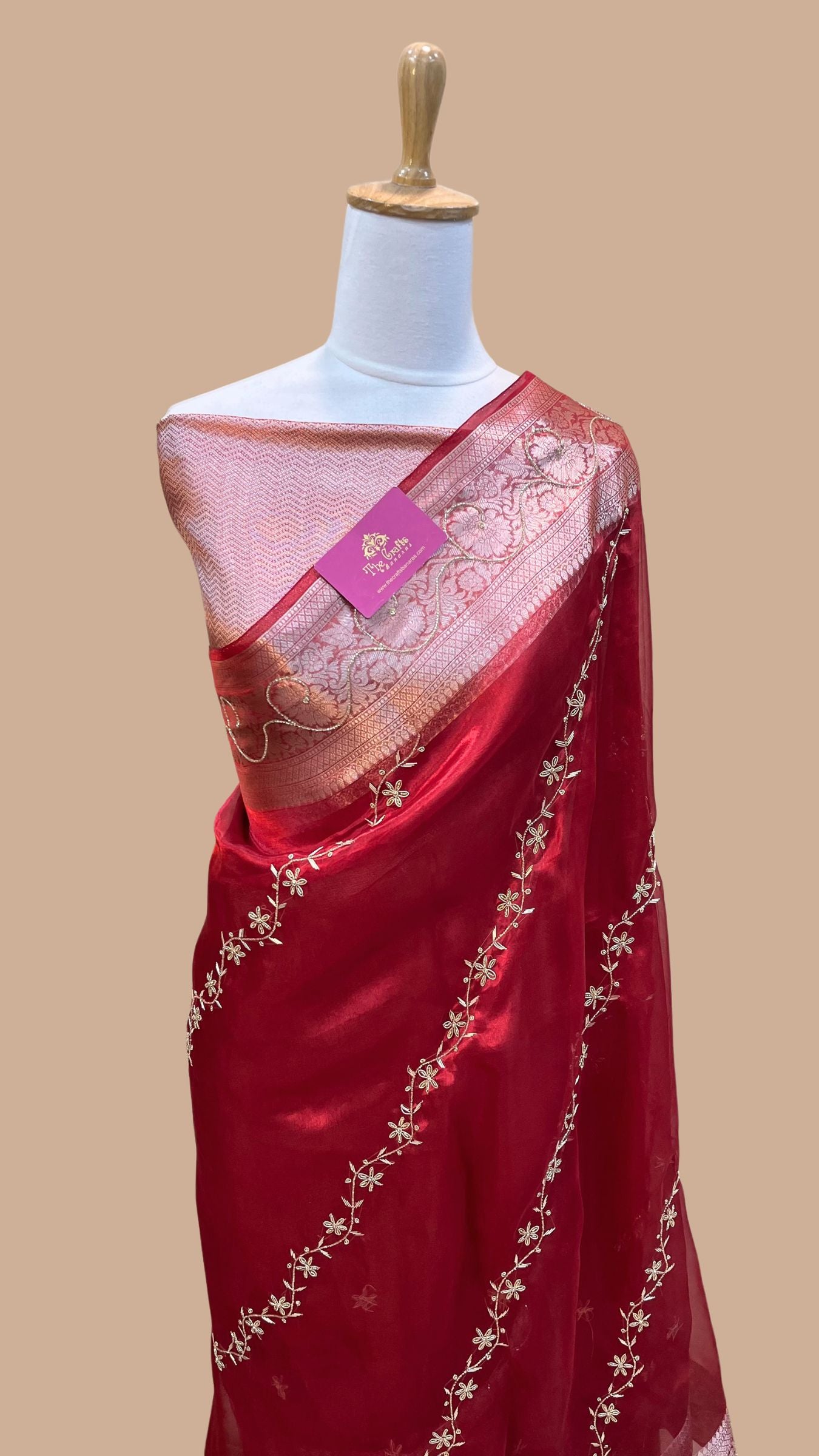 Pure Kora Silk Handloom Banarasi Saree - With Kadhua motifs