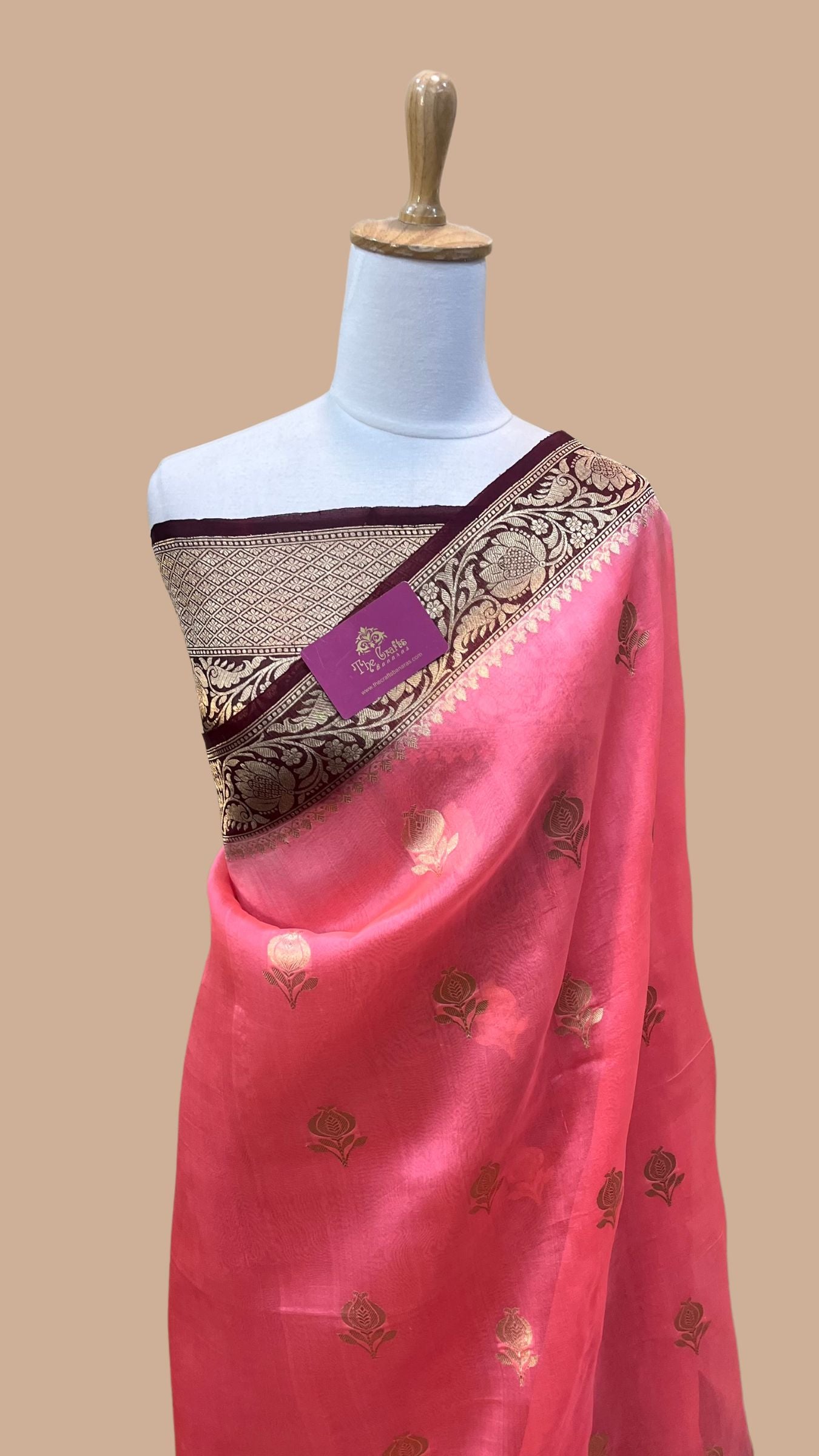 Pure Kora Silk Handloom Banarasi Saree - With Kadhua motifs