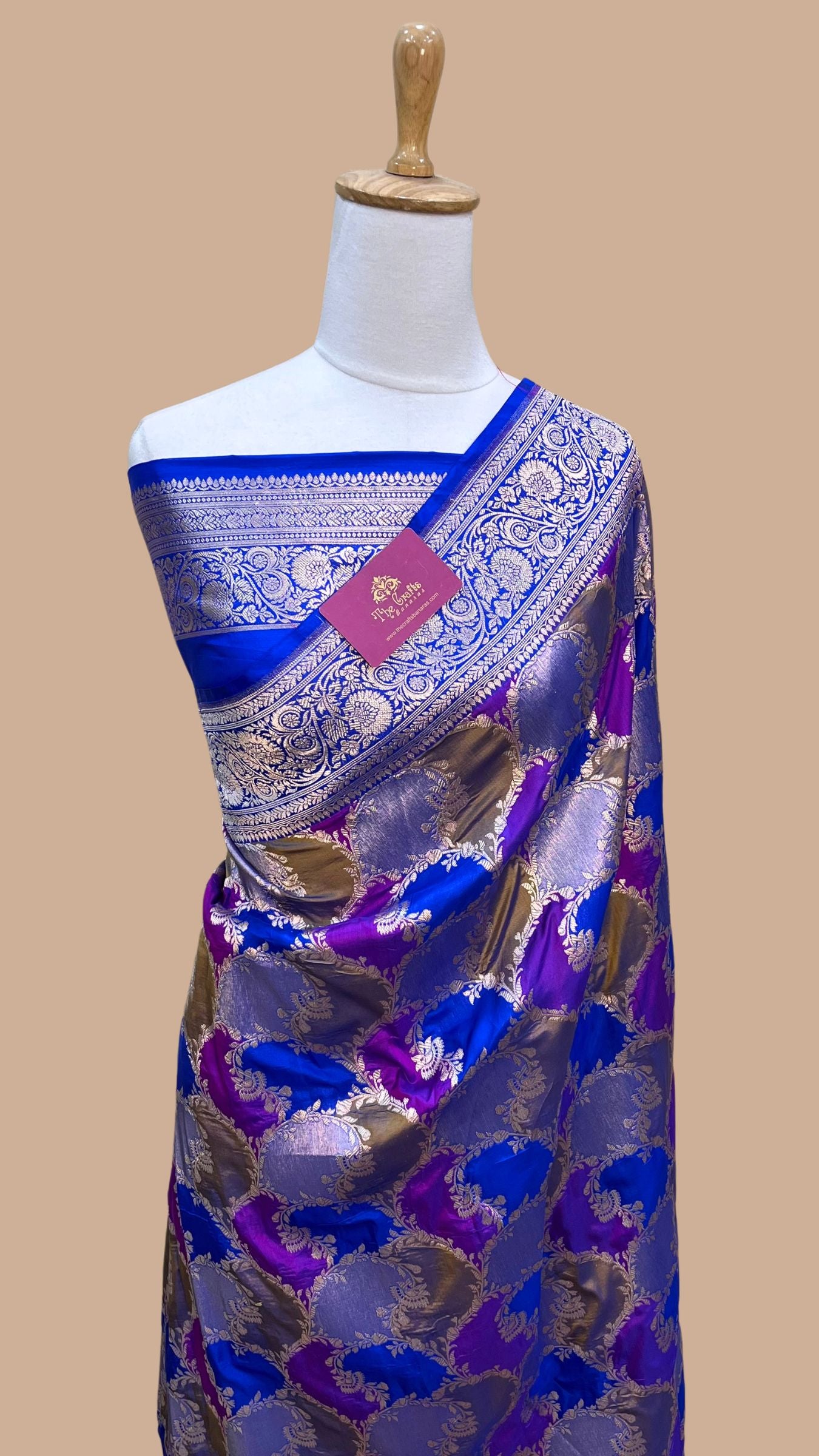 Rangkat Pure Katan Silk Handloom Banarasi Saree - Jaal Work With Meenakari