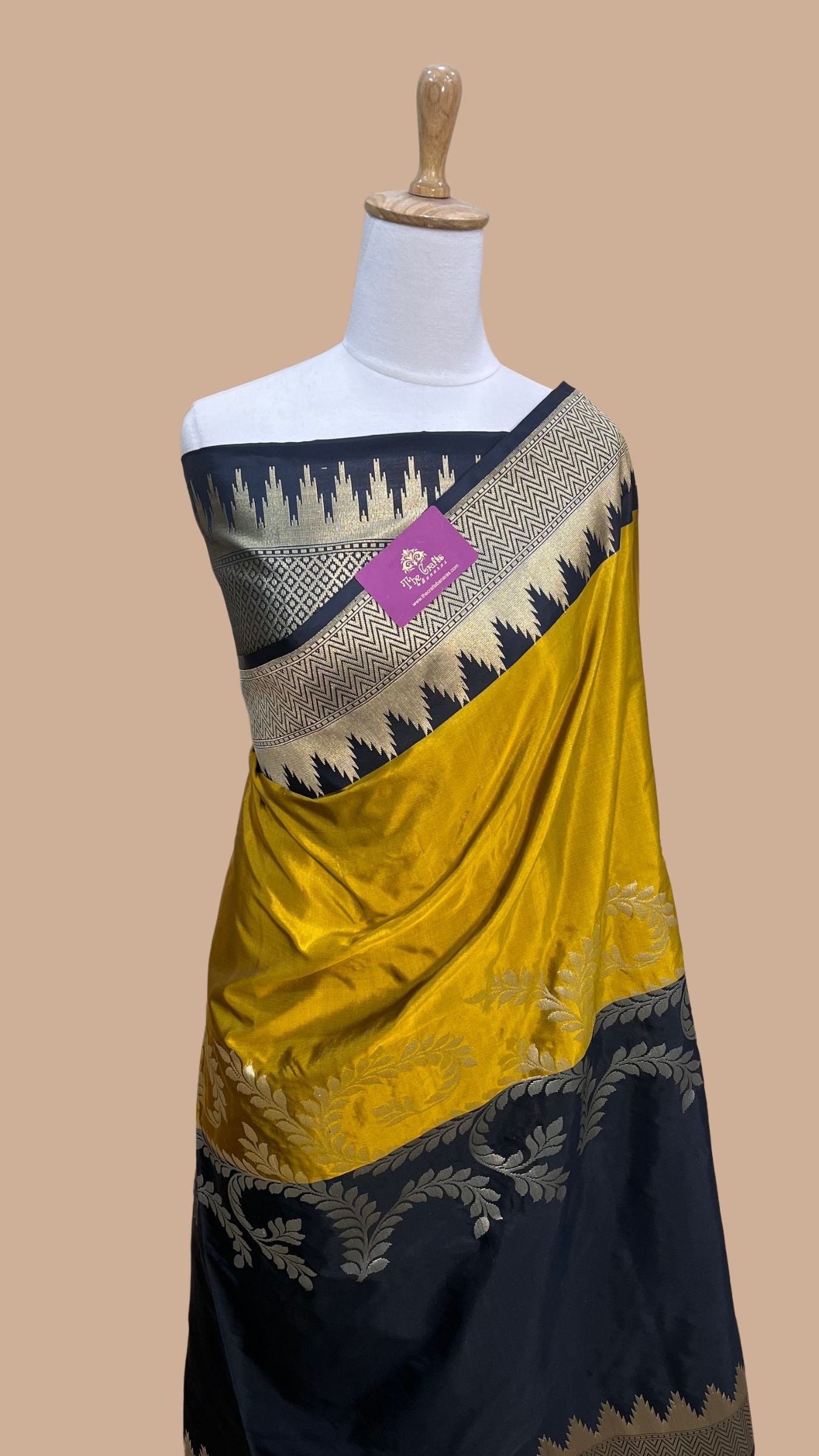 Rangkat Pure Katan Silk Handloom Banarasi Saree - with kadhua work