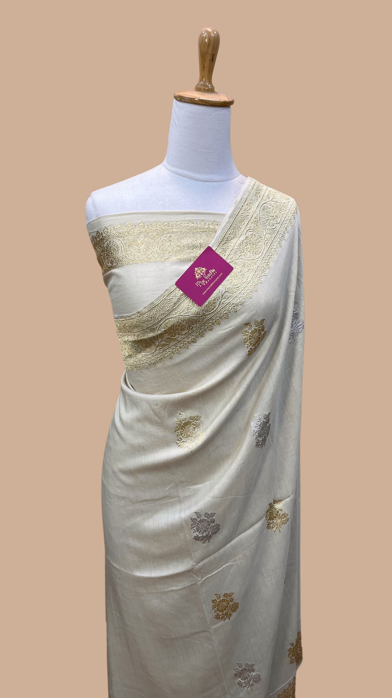 Pure Munga Silk Handloom Banarasi Saree - With Kadhua Sona Rupa Motifs