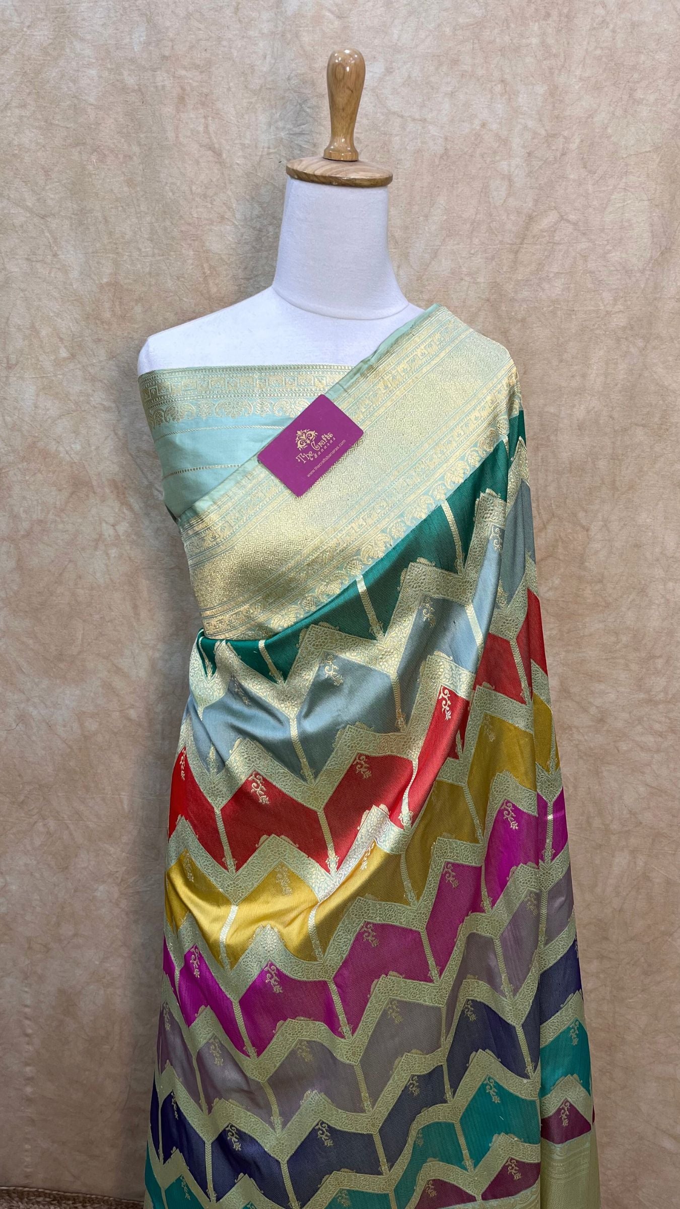 Rangkat Pure Katan Silk Handloom Banarasi Saree - All Over Kadiyal Jaal Work