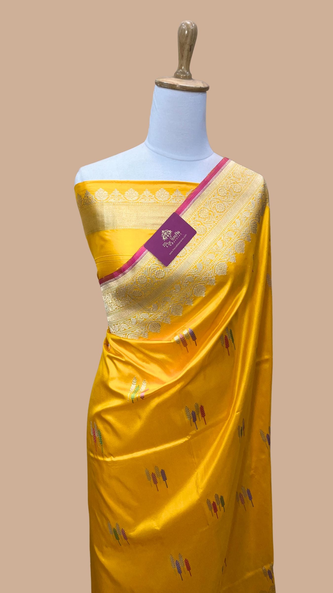 Pure Katan Silk Handloom Banarasi Saree - with meenakari kadhua motifs