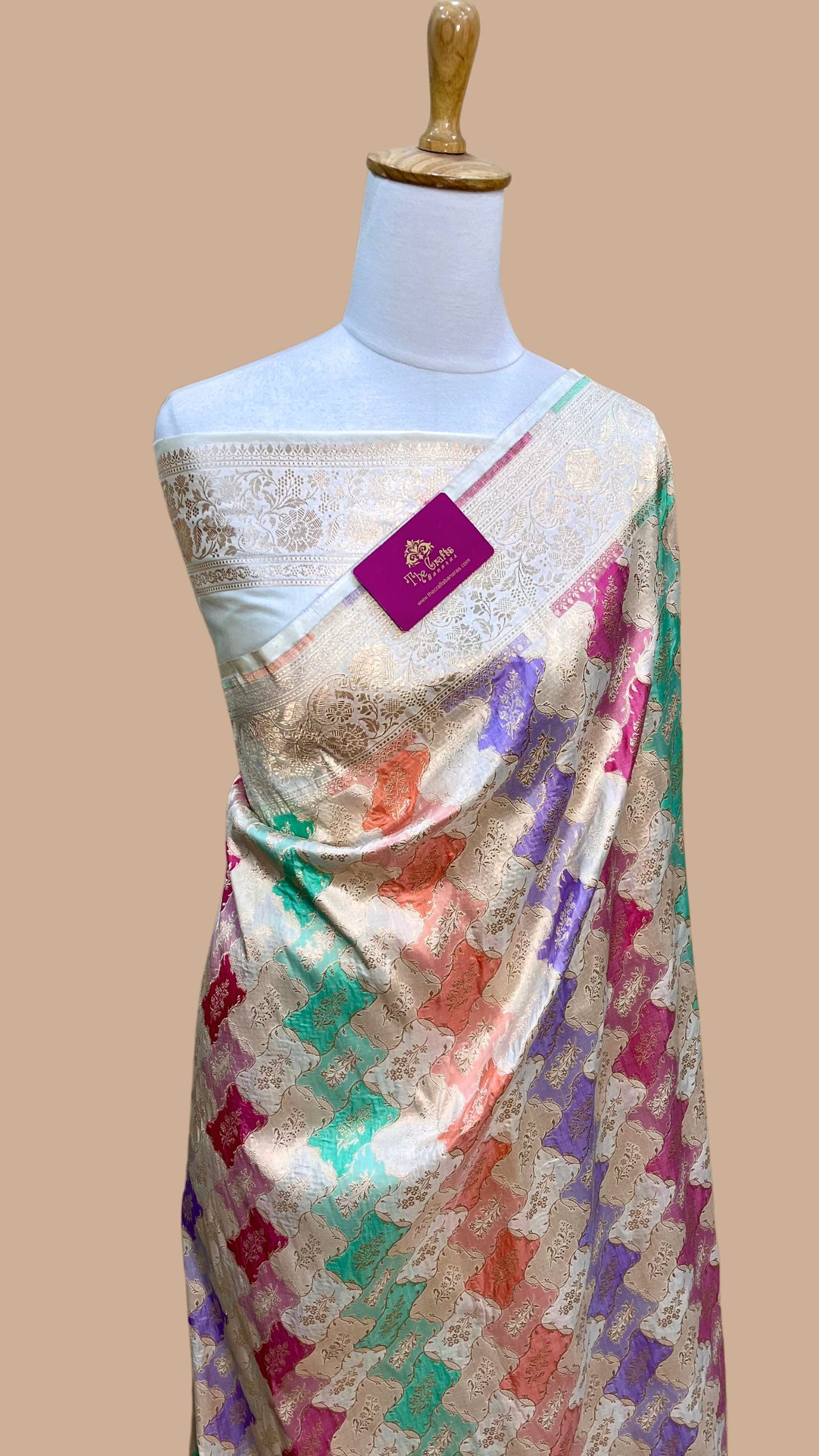 Rangkat Pure Katan Silk Handloom Banarasi Saree - Jaal Work With Meenakari