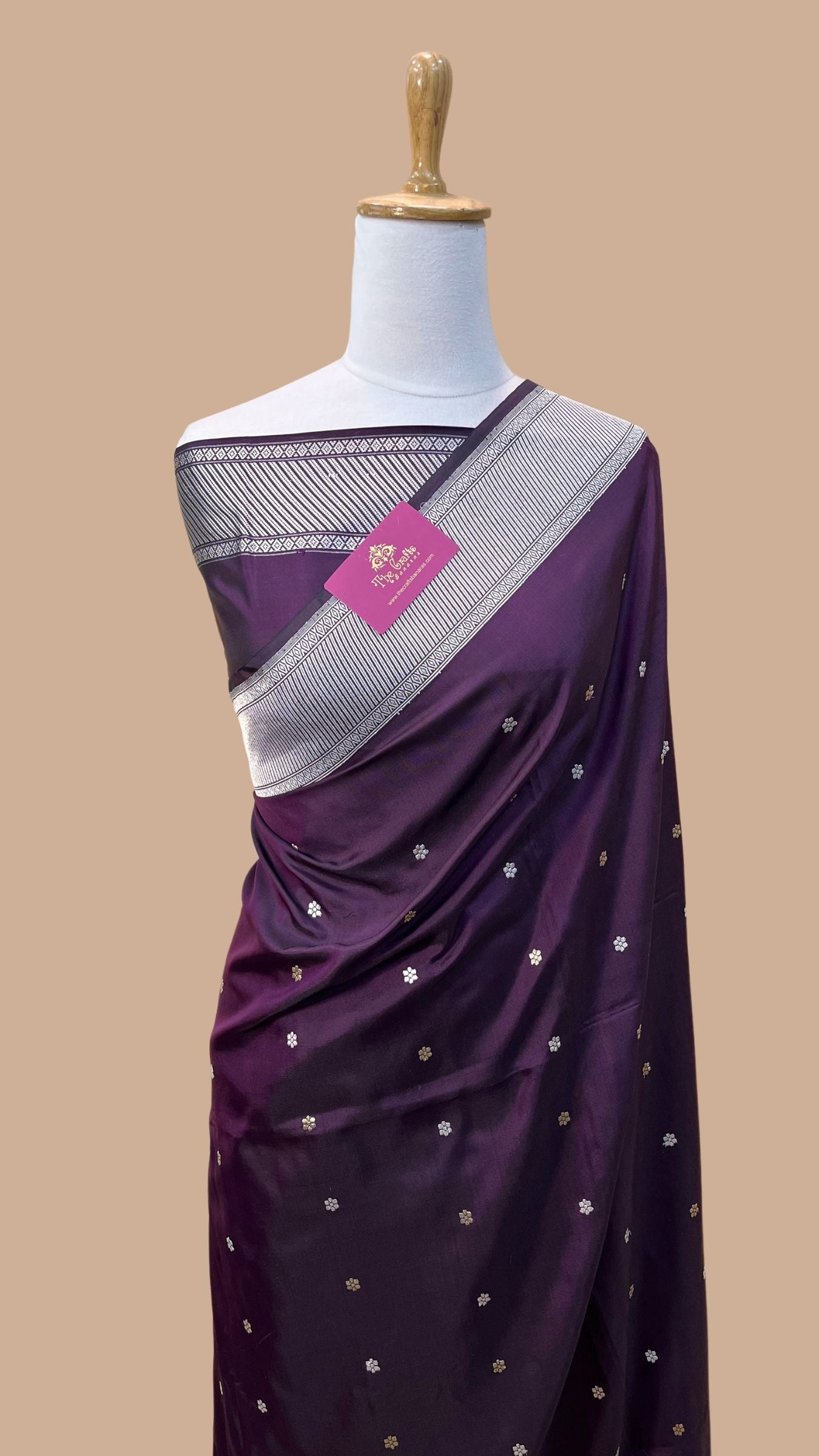 Pure Katan Silk Handloom Banarasi Saree - with kadhua motifs