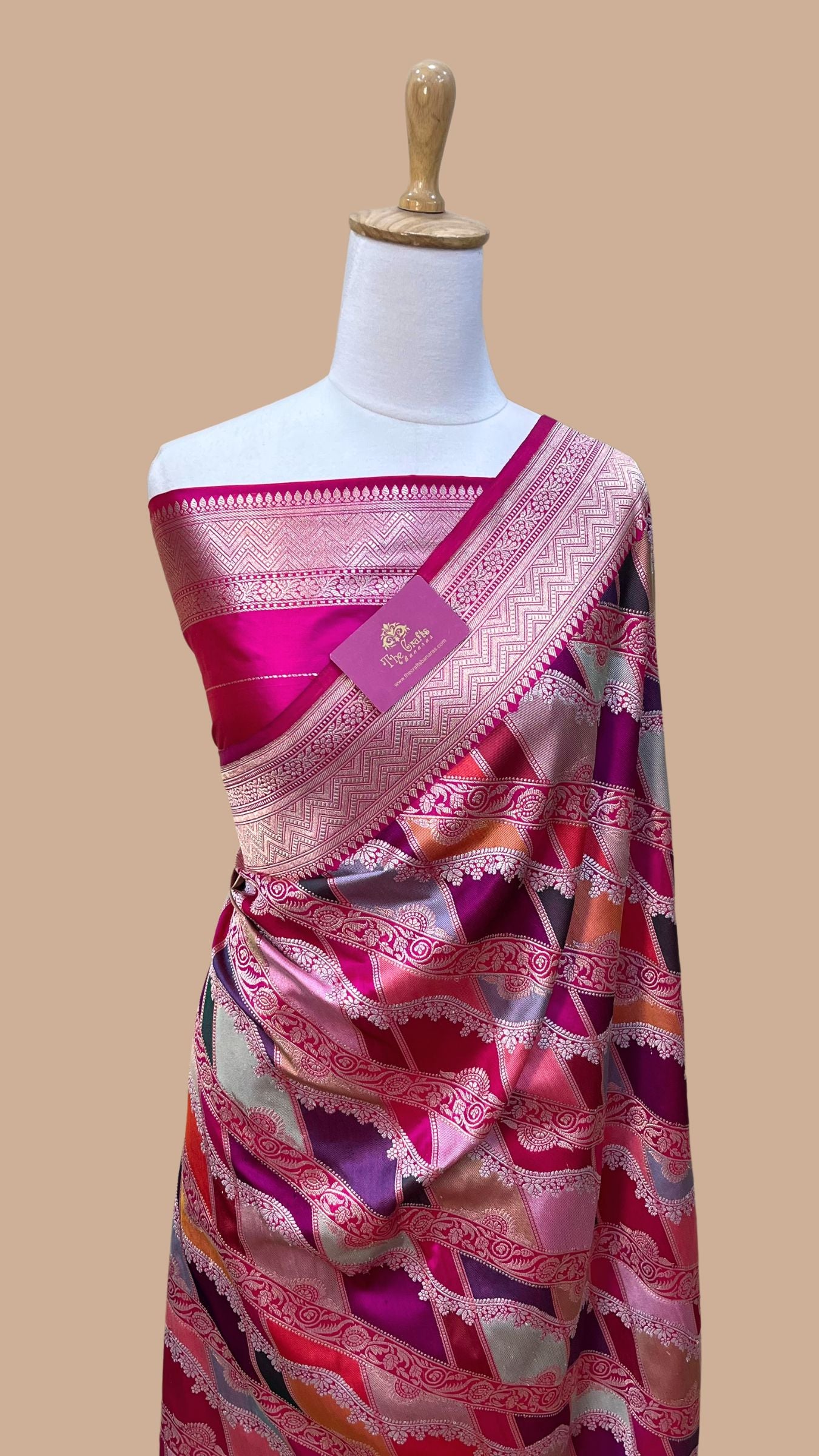 Rangkat Pure Katan Silk Handloom Banarasi Saree - with kadhua work