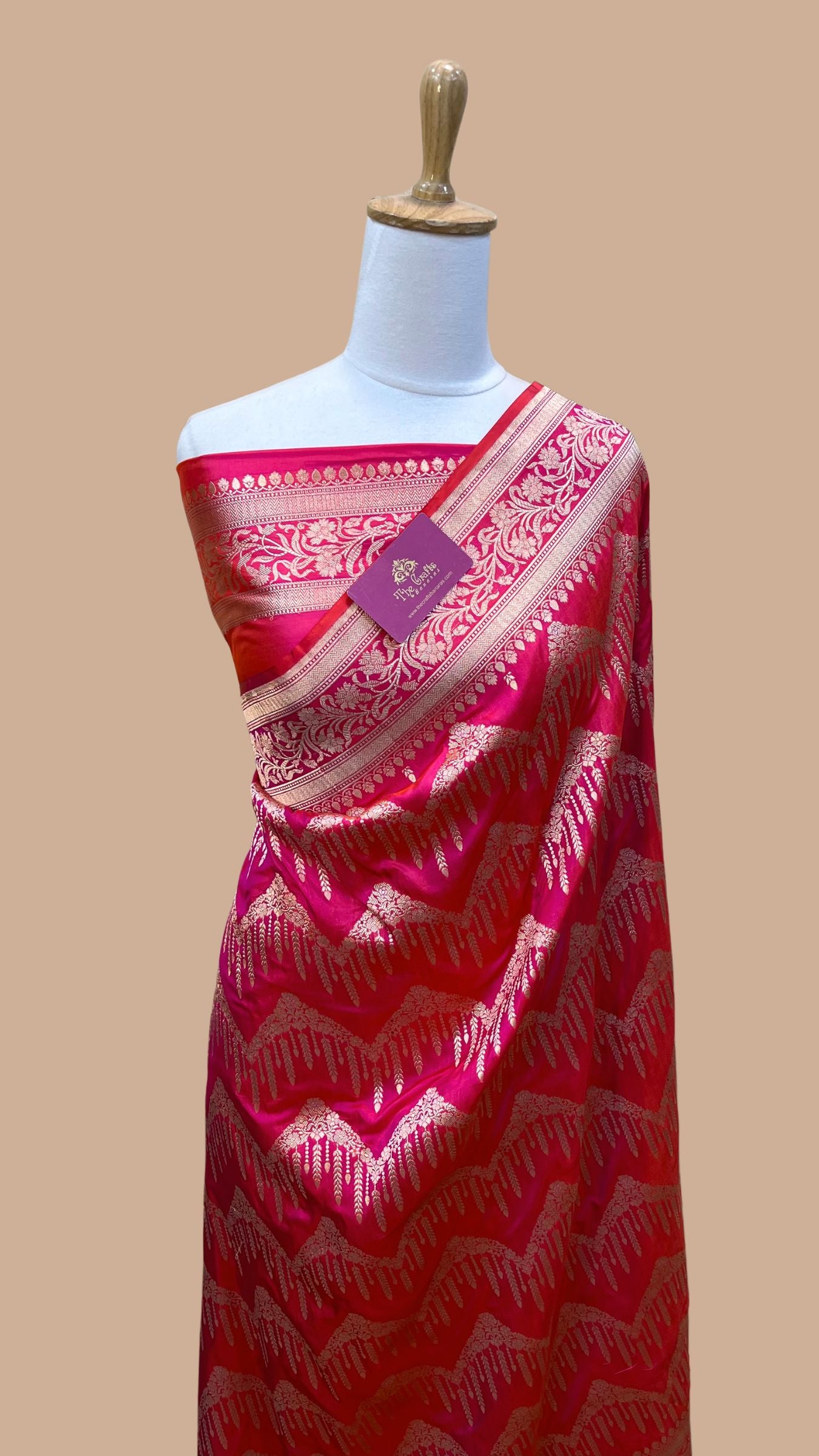 Pure Katan Silk Handloom Banarasi Saree - Jaal Work With Meenakari