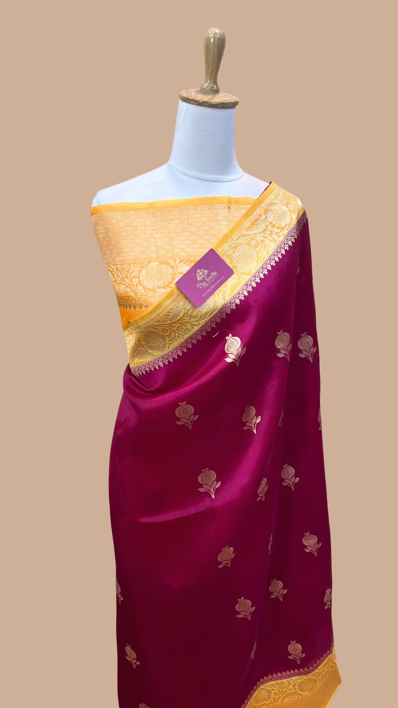 Pure Kora Silk Handloom Banarasi Saree - With Kadhua motifs