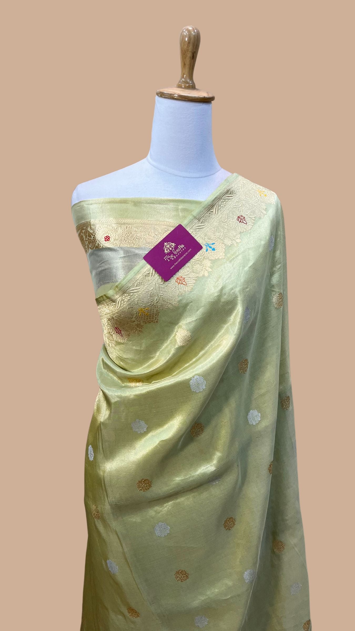 Pure Tissue Silk Handloom Banarasi Saree - with kadhua motifs