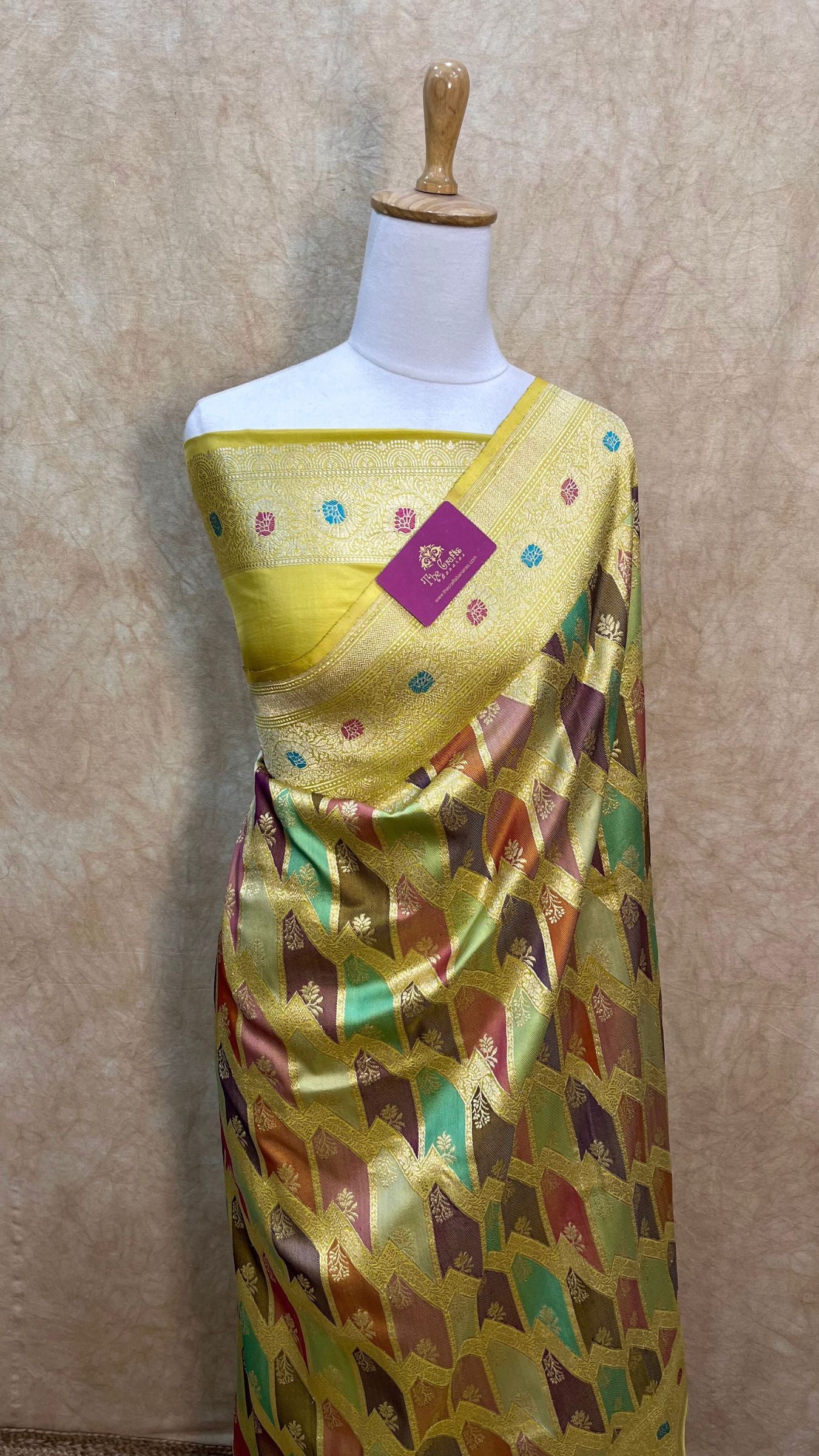Rangkat Pure Katan Silk Handloom Banarasi Saree - All Over Kadiyal Jaal Work