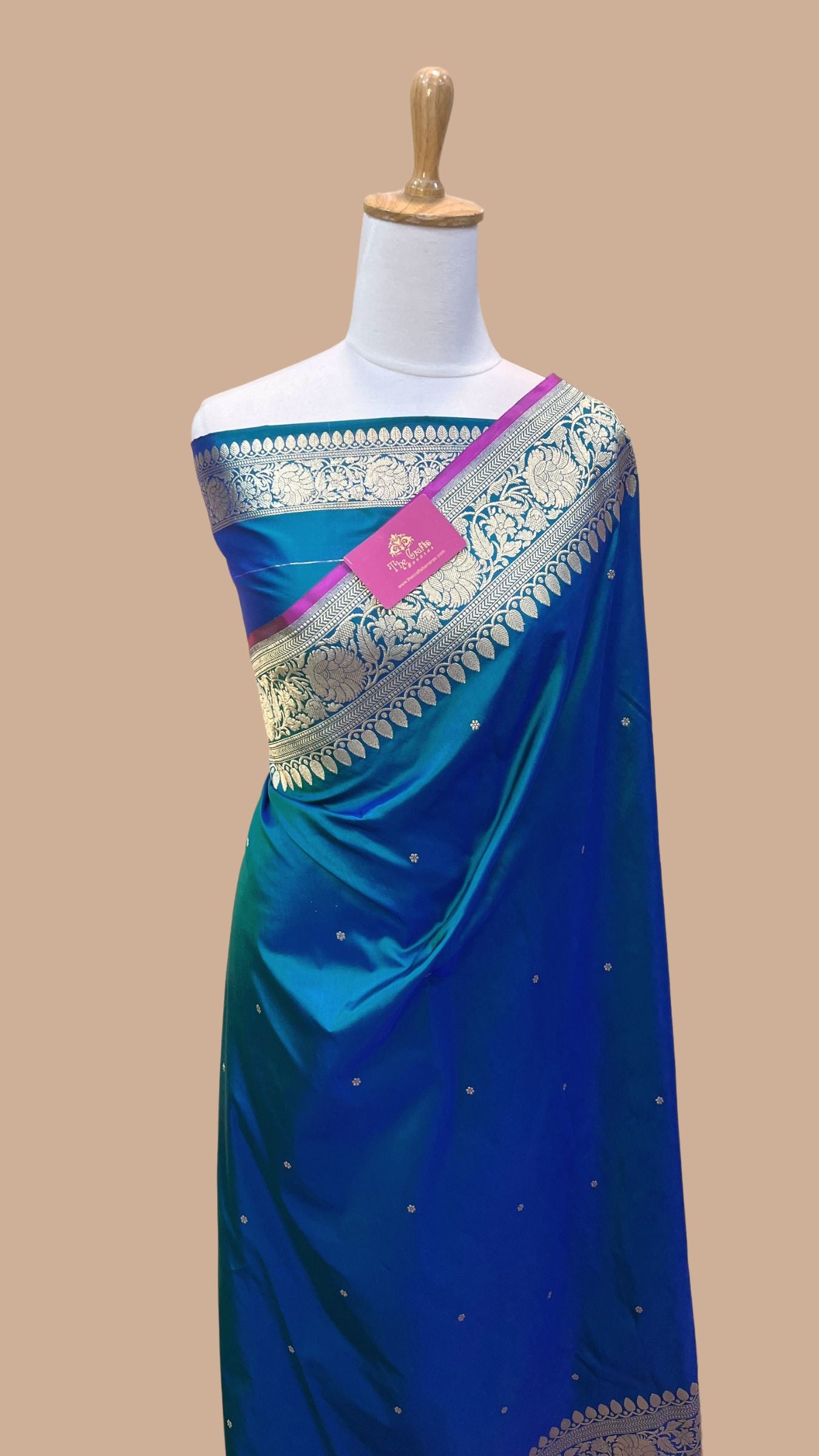 Pure Katan Silk Handloom Banarasi Saree - with kadhua motifs