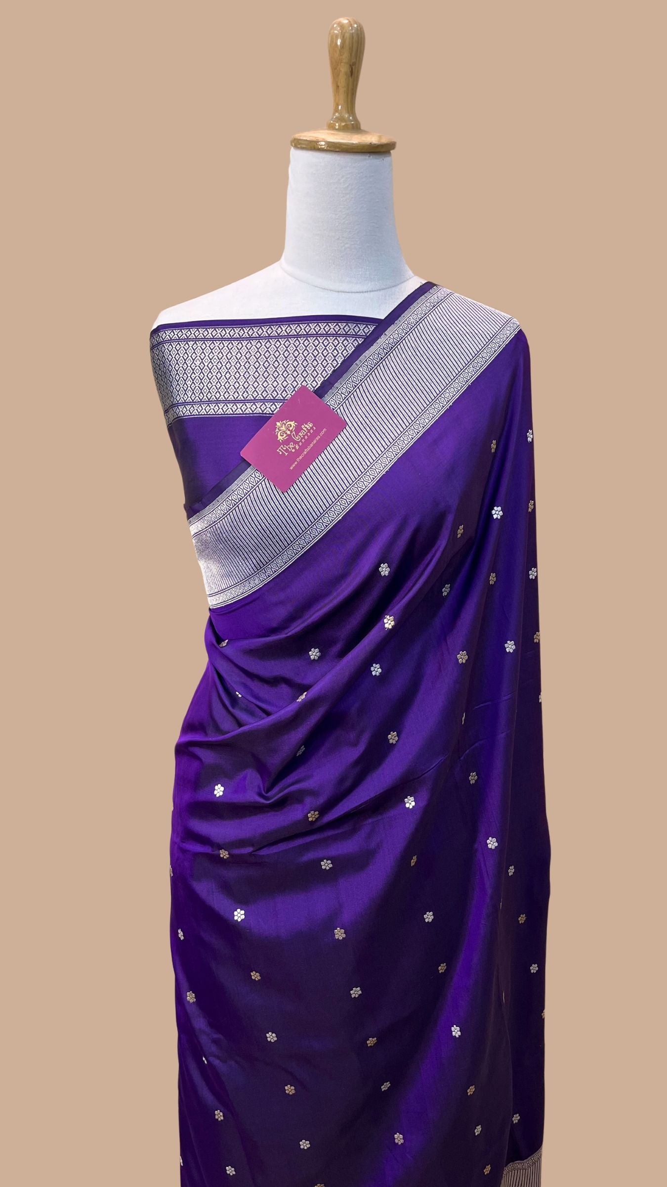 Pure Katan Silk Handloom Banarasi Saree - with kadhua motifs