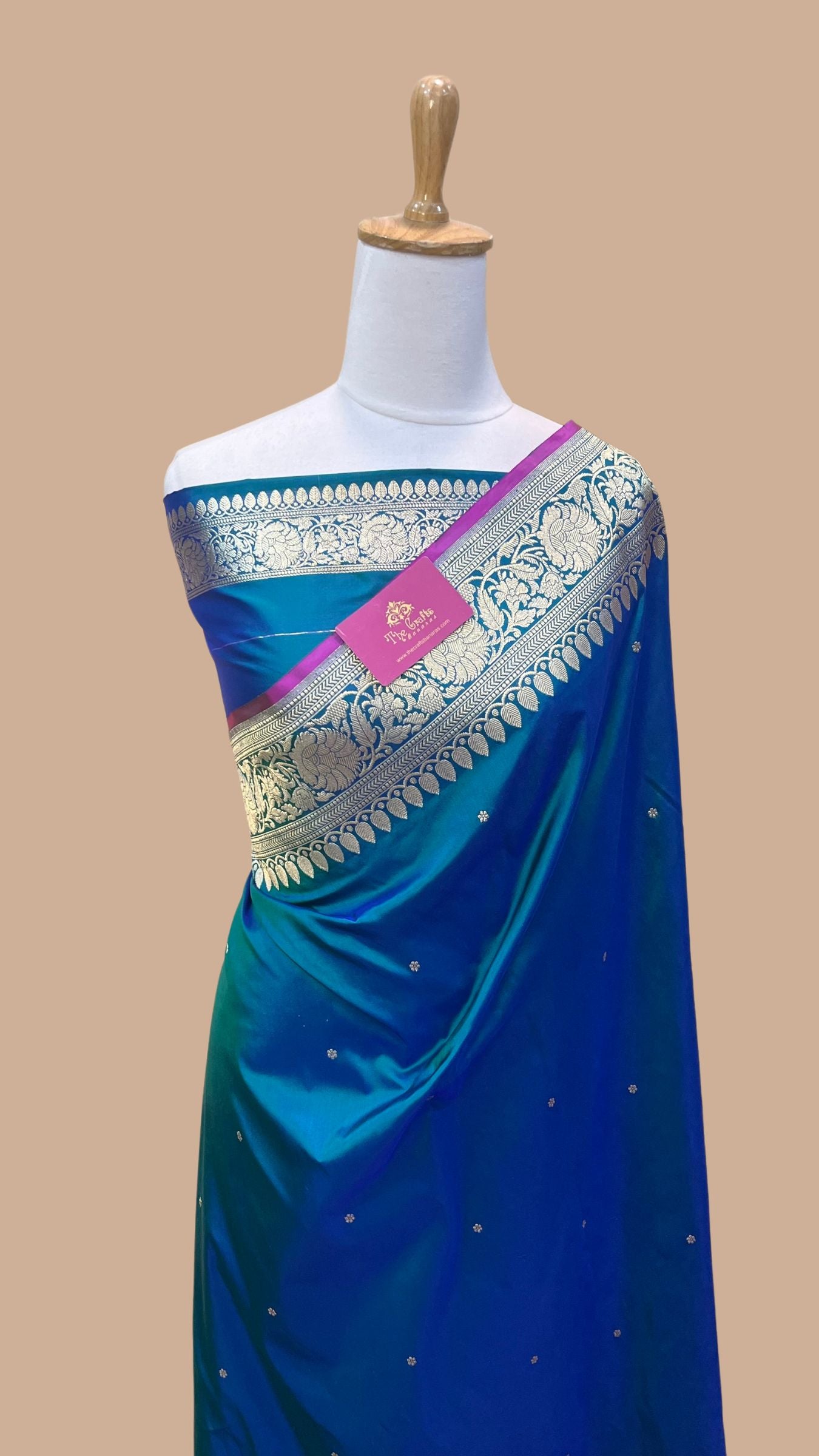 Pure Katan Silk Handloom Banarasi Saree - with kadhua motifs