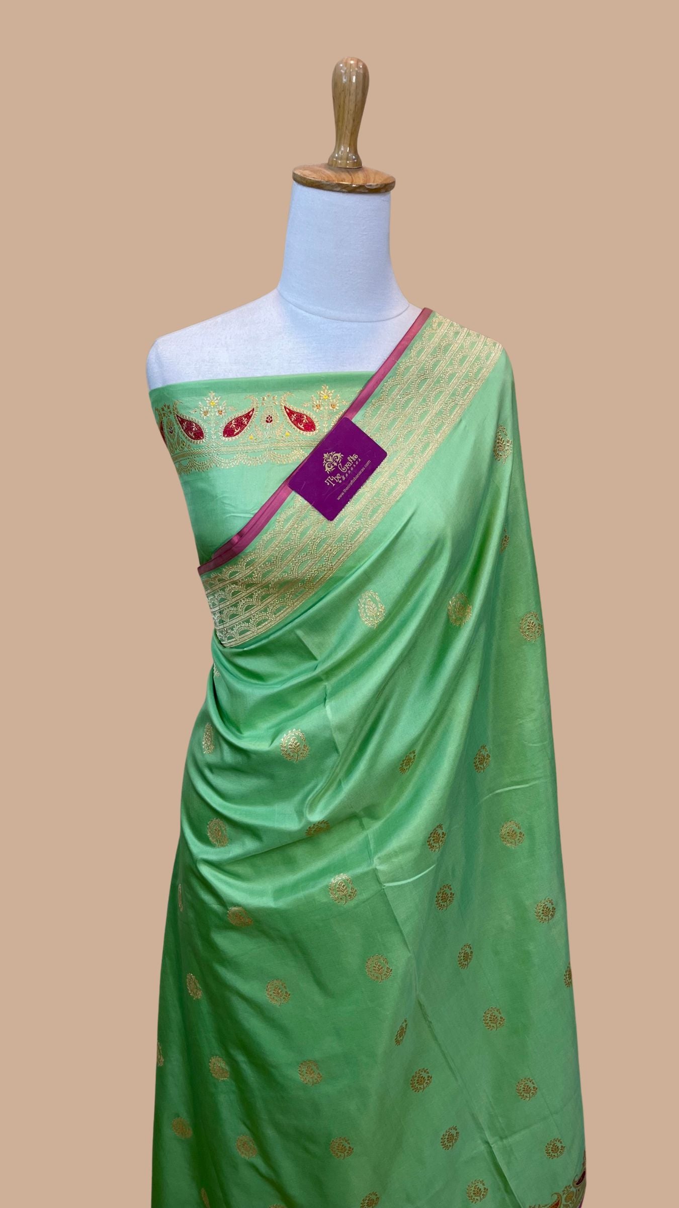 Pure Katan Silk Handloom Banarasi Saree - With Kadhua Meenakari Work