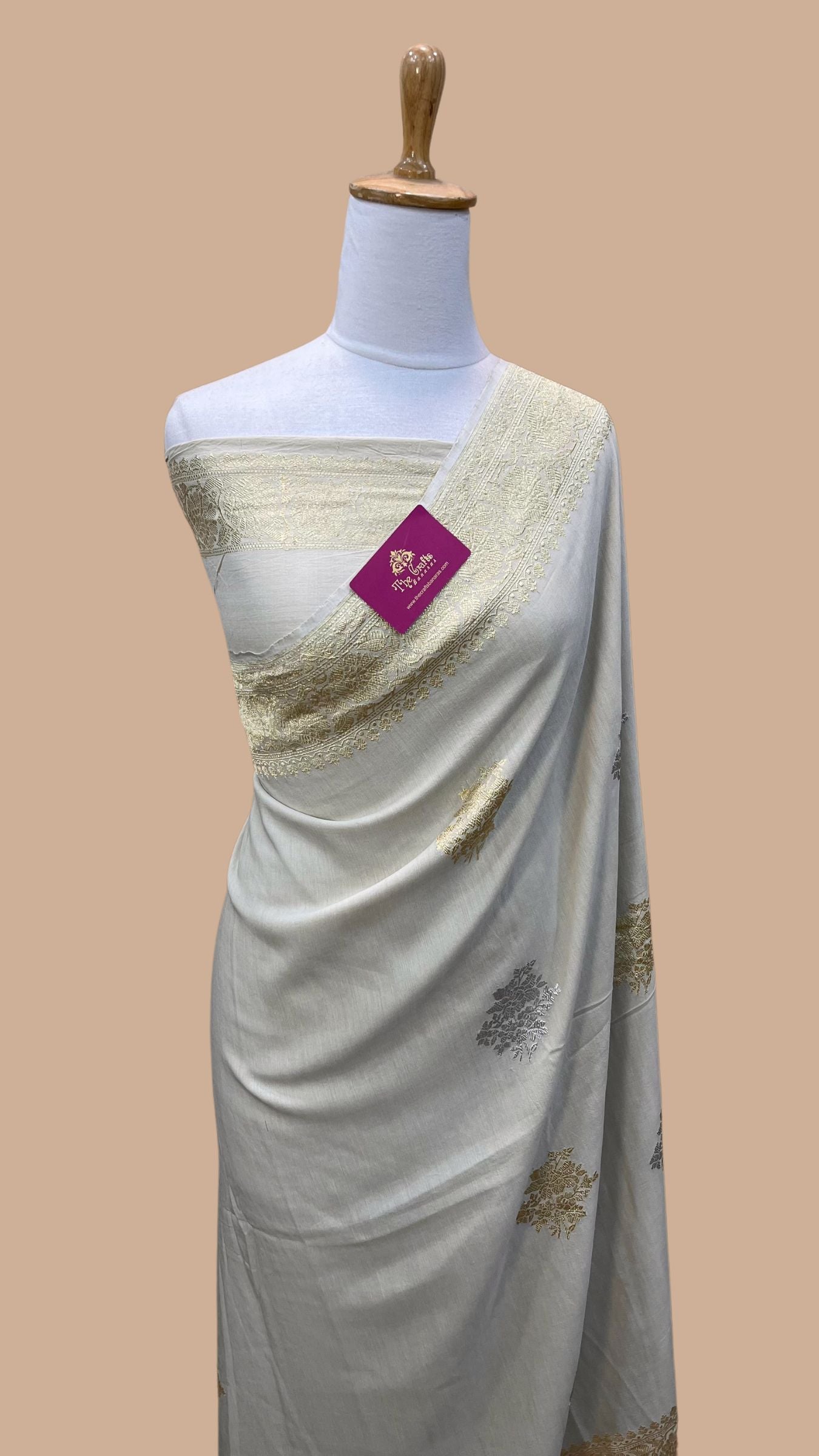 Pure Munga Silk Handloom Banarasi Saree - With Kadhua Sona Rupa Motifs