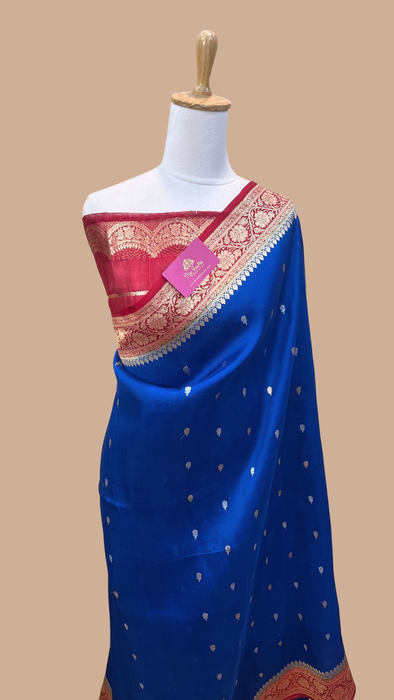Pure Kora Silk Handloom Banarasi Saree - With Kadhua motifs
