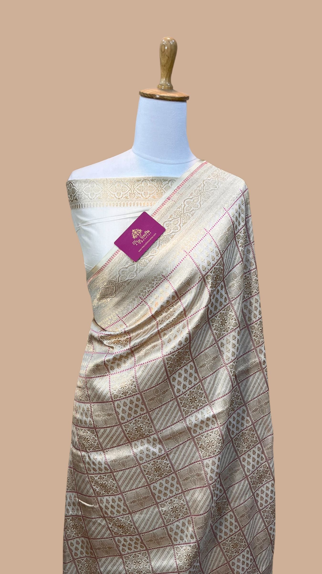 Pure Katan Silk Handloom Banarasi Saree - Tanchui Brocade Meena