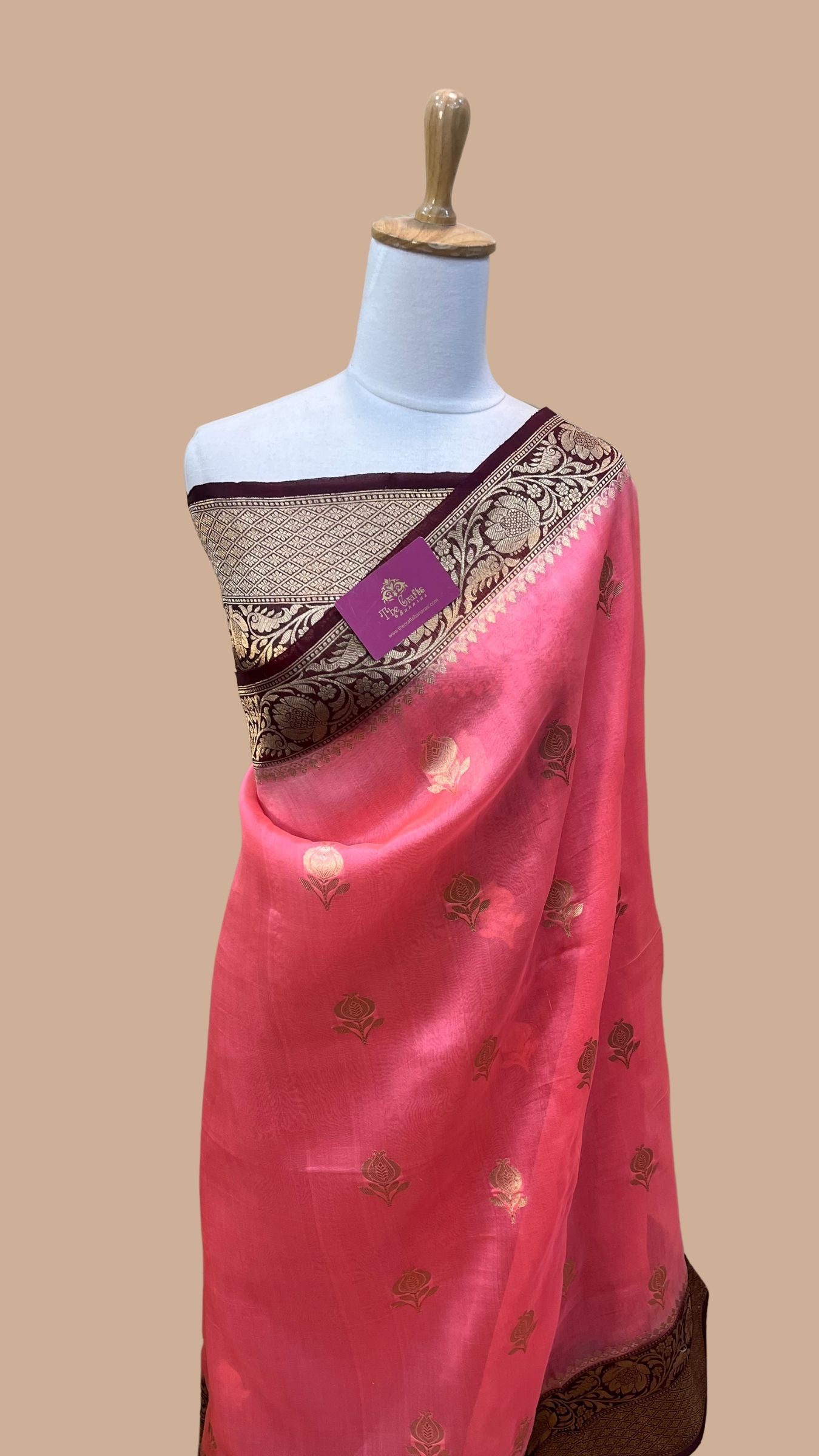 Pure Kora Silk Handloom Banarasi Saree - With Kadhua motifs