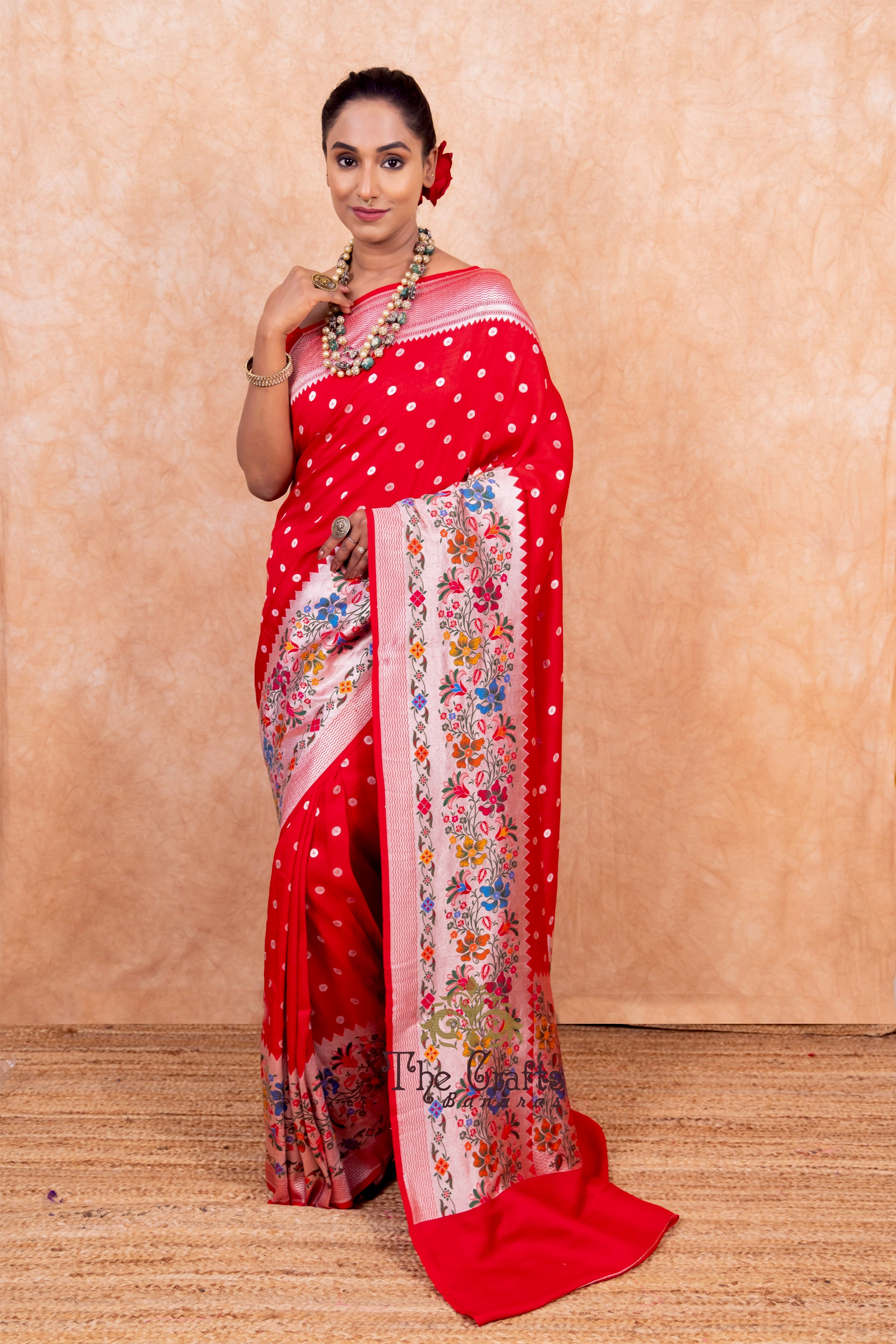 Tussar Georgette Handloom Banarasi Saree - Paithani border