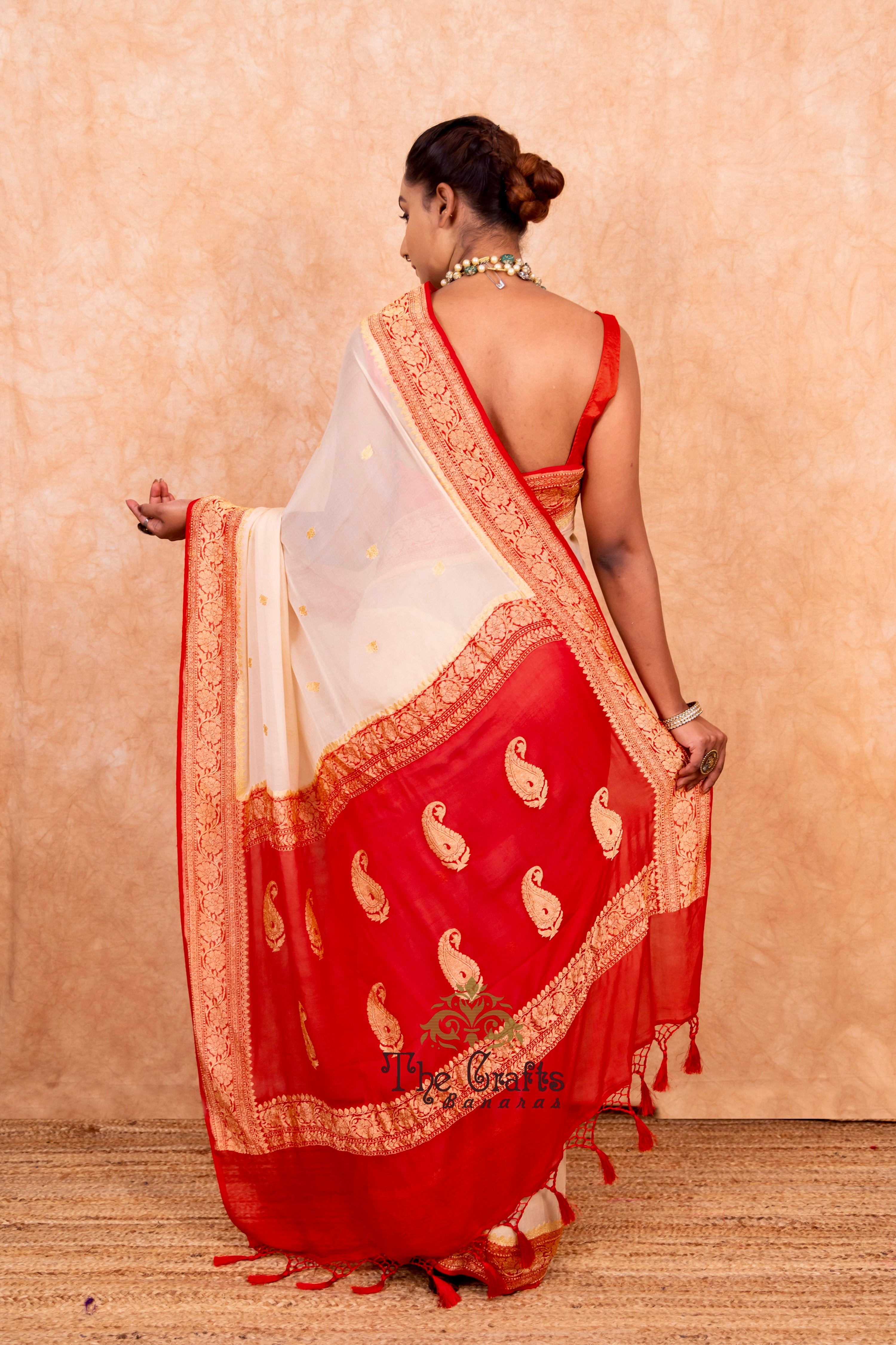 Pure Georgette Handloom Banarasi Saree - Gold Zari