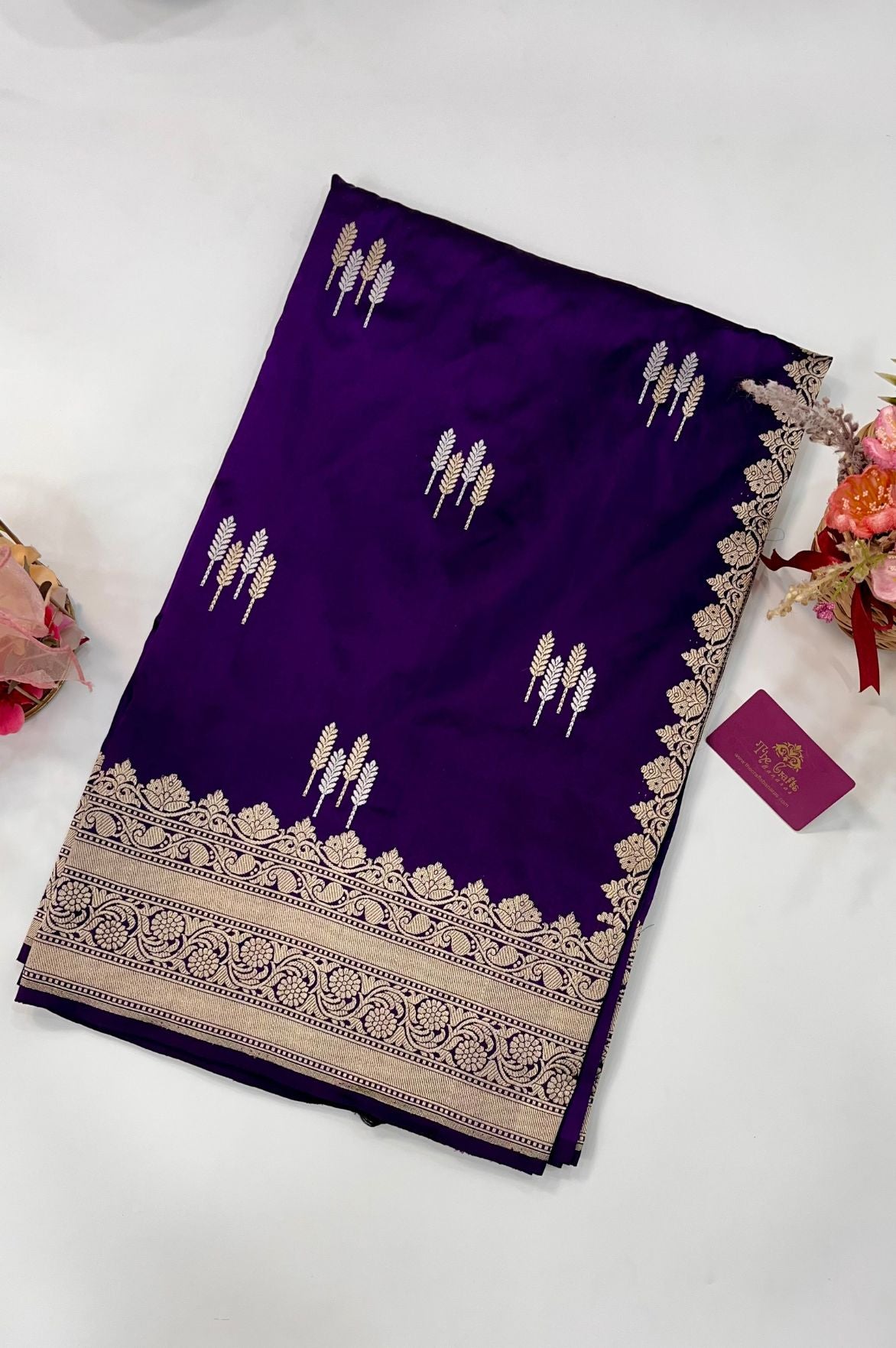 Pure Katan Silk Handloom Banarasi Saree - with sona rupa kadhua motifs