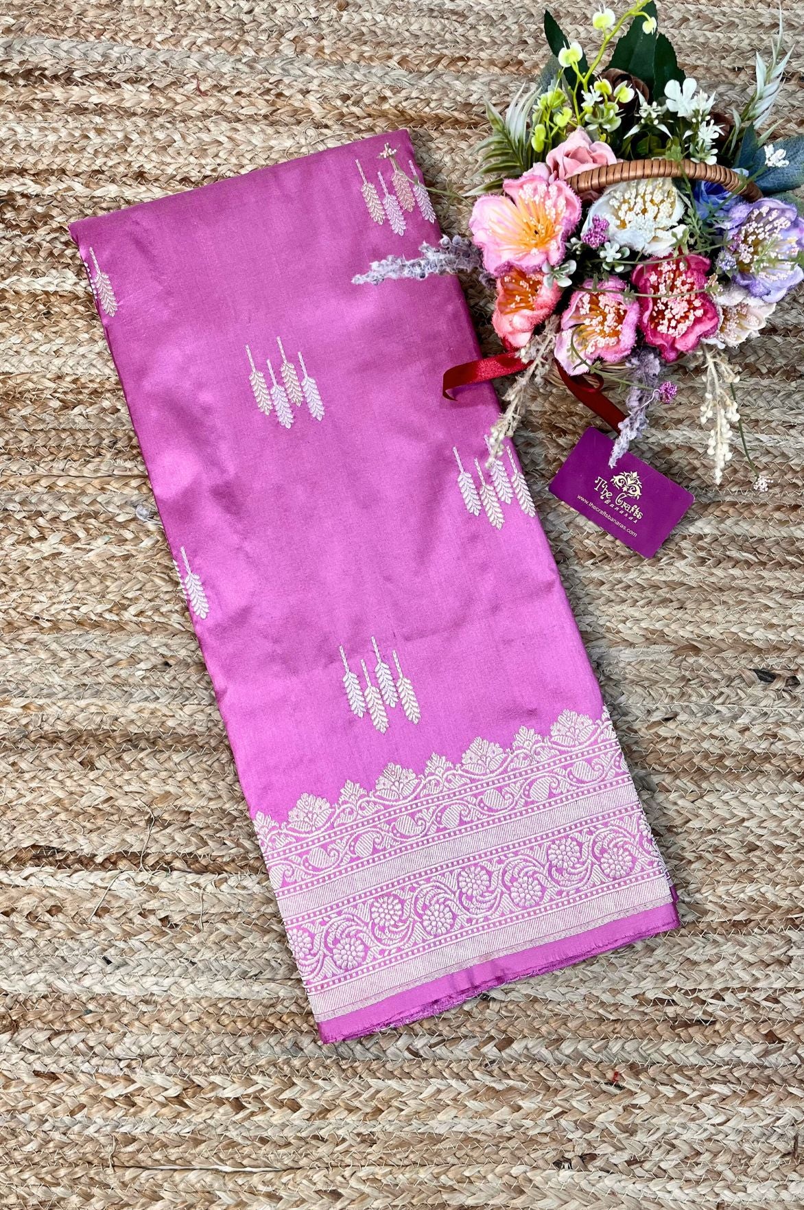 Pure Katan Silk Handloom Banarasi Saree - with sona rupa kadhua motifs