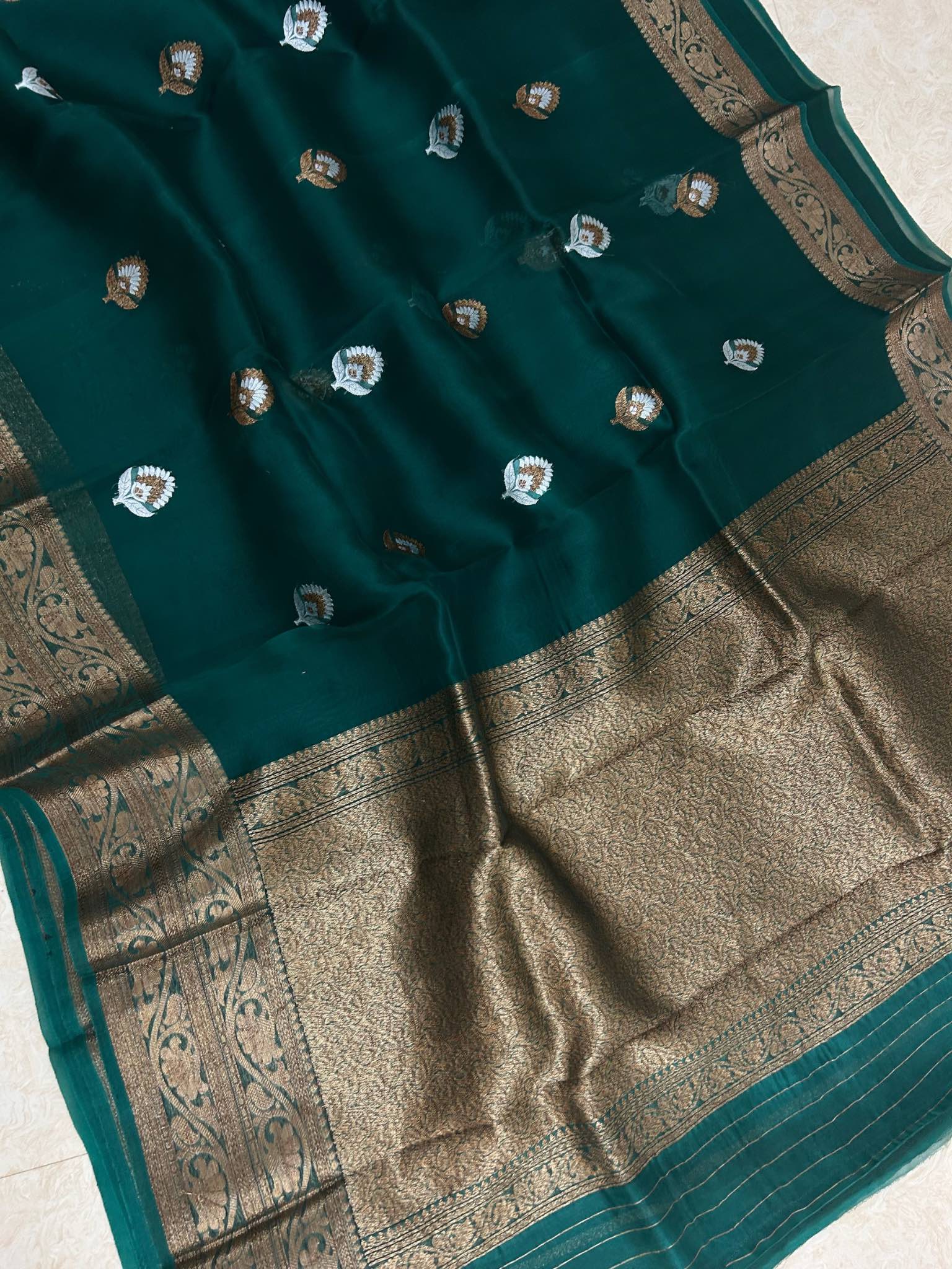 Pure Kora Silk Handloom Banarasi Saree - Alfi Kadhua motifs