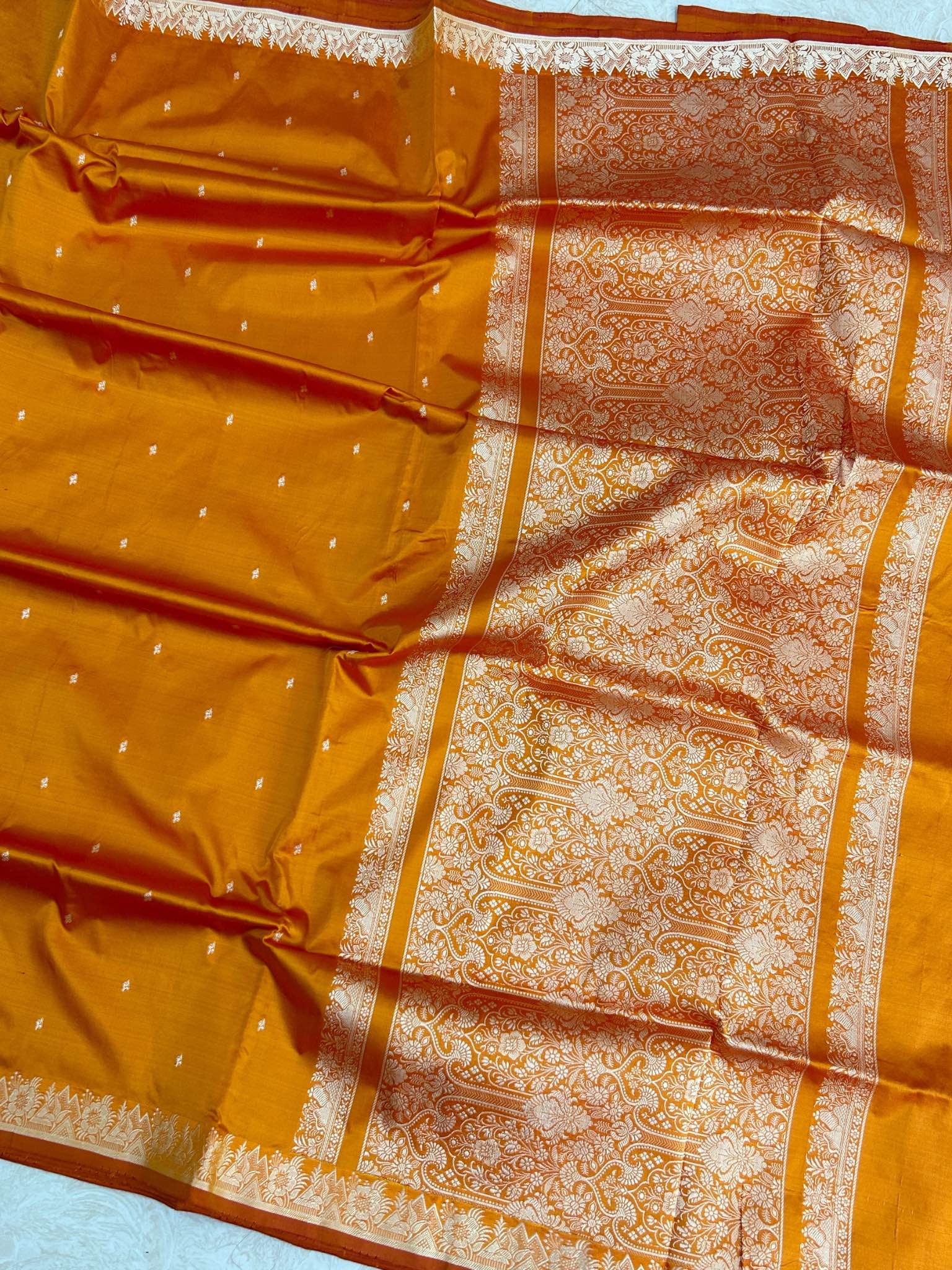 Pure Katan Silk Handloom Banarasi Saree - Chunri Buti