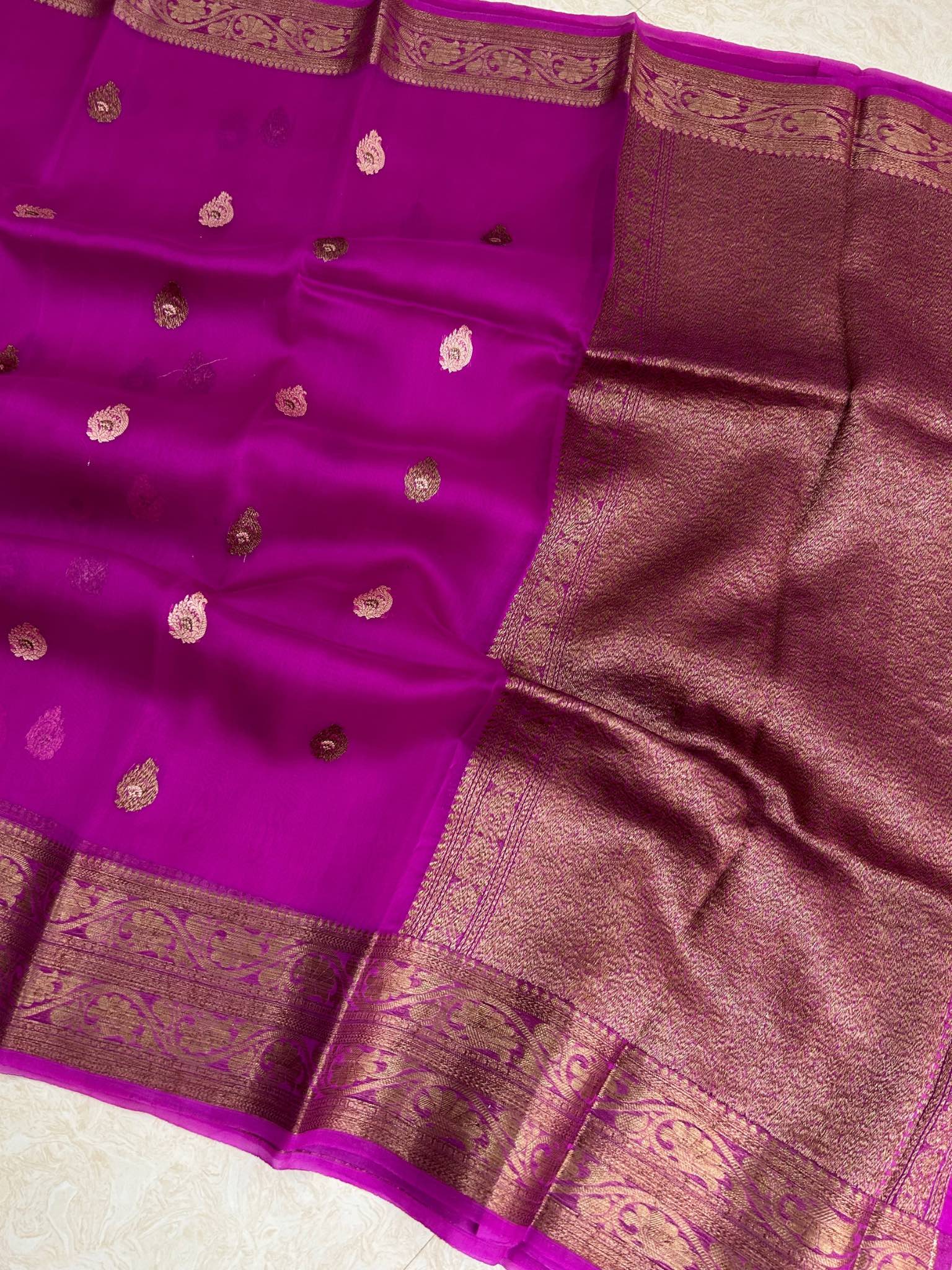 Pure Kora Silk Handloom Banarasi Saree - Alfi Kadhua motifs