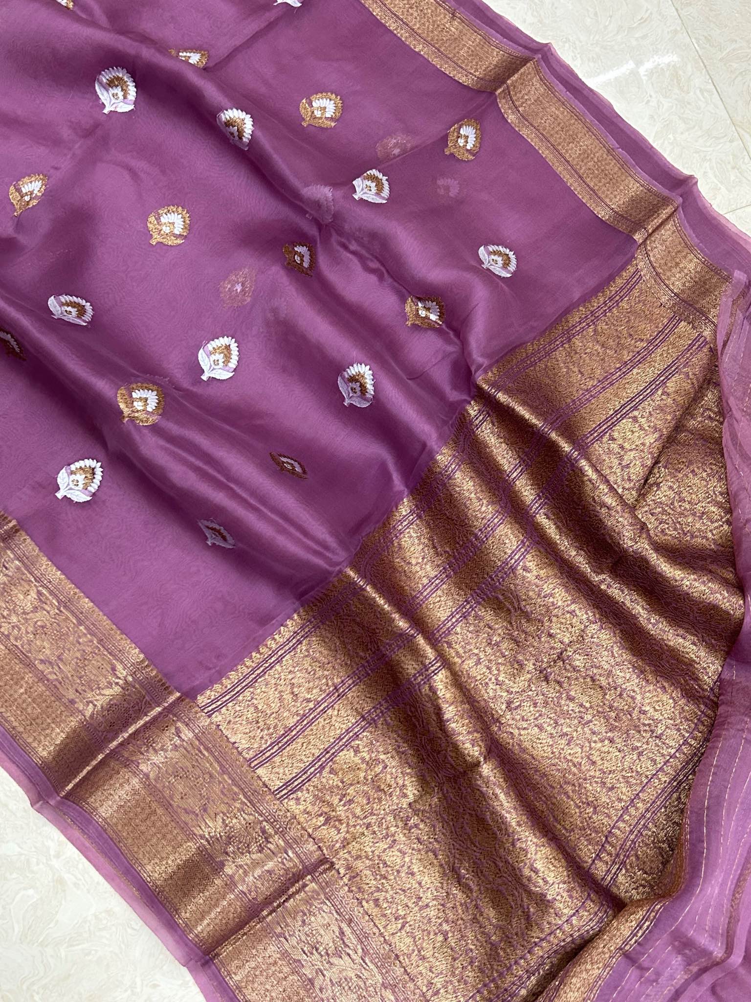 Pure Kora Silk Handloom Banarasi Saree - Alfi Kadhua motifs