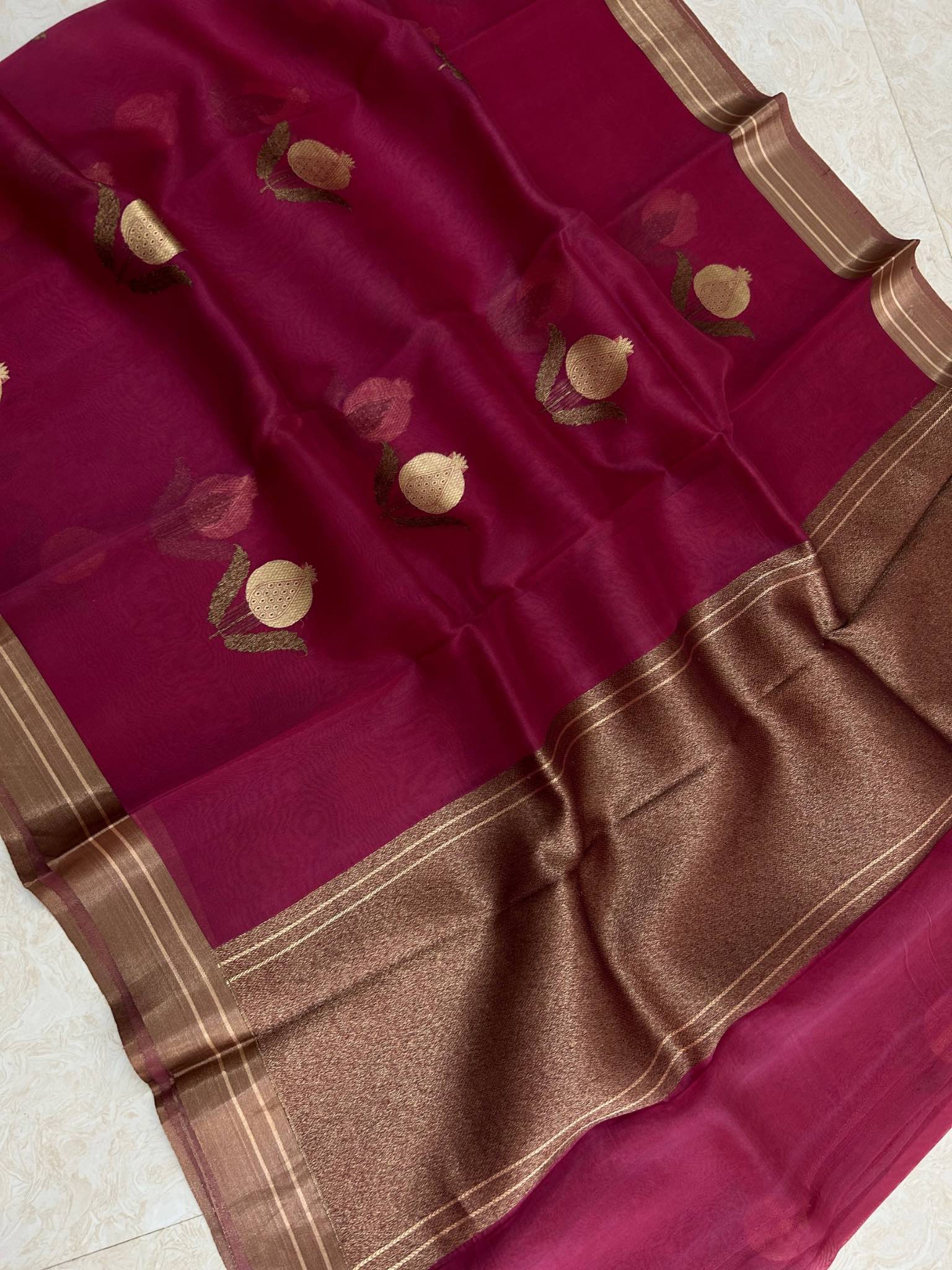 Pure Kora Silk Handloom Banarasi Saree - Alfi Kadhua motifs