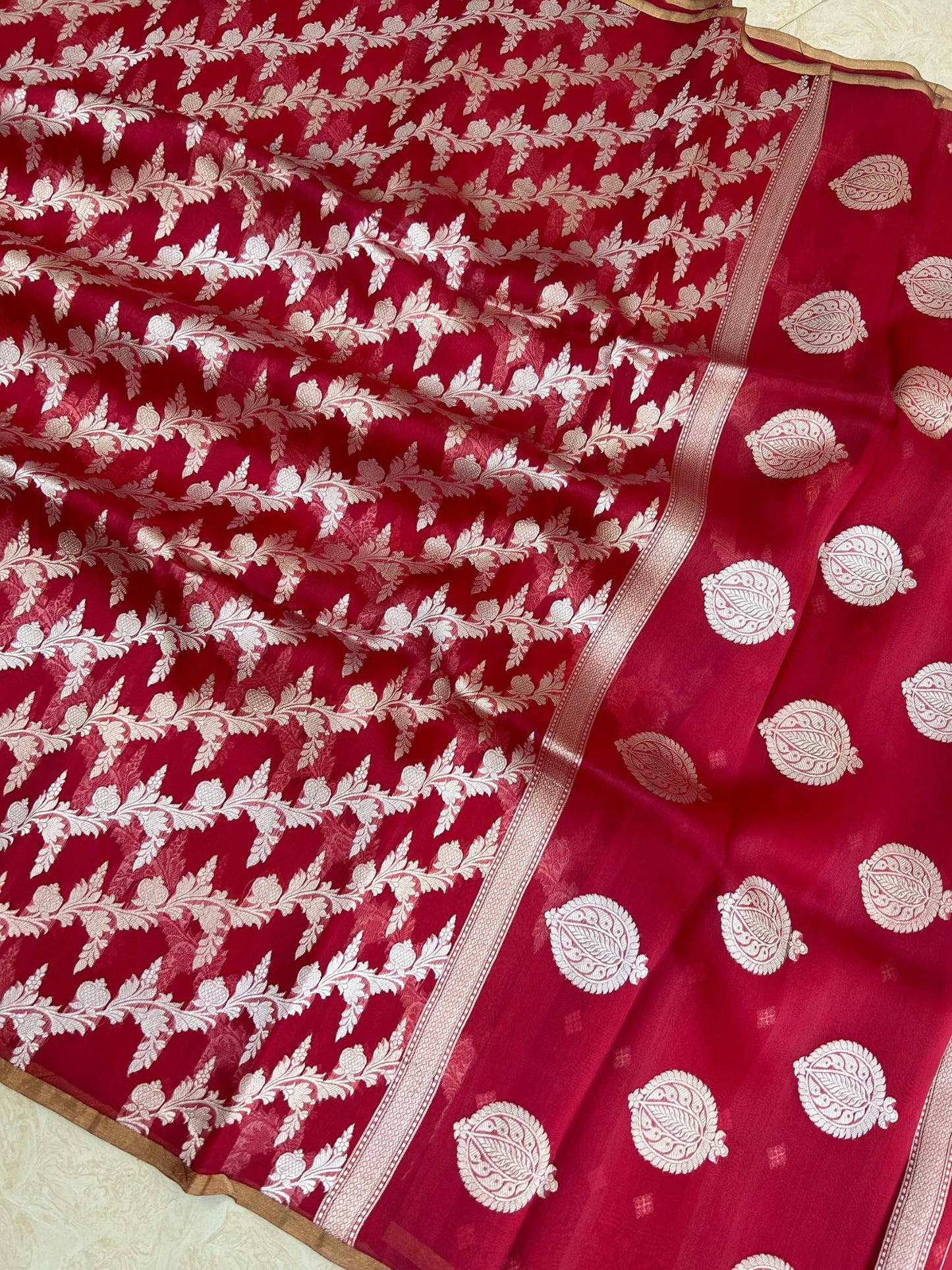 Pure Kora Silk Handloom Banarasi Saree - Kadiyal Stripes Jaal