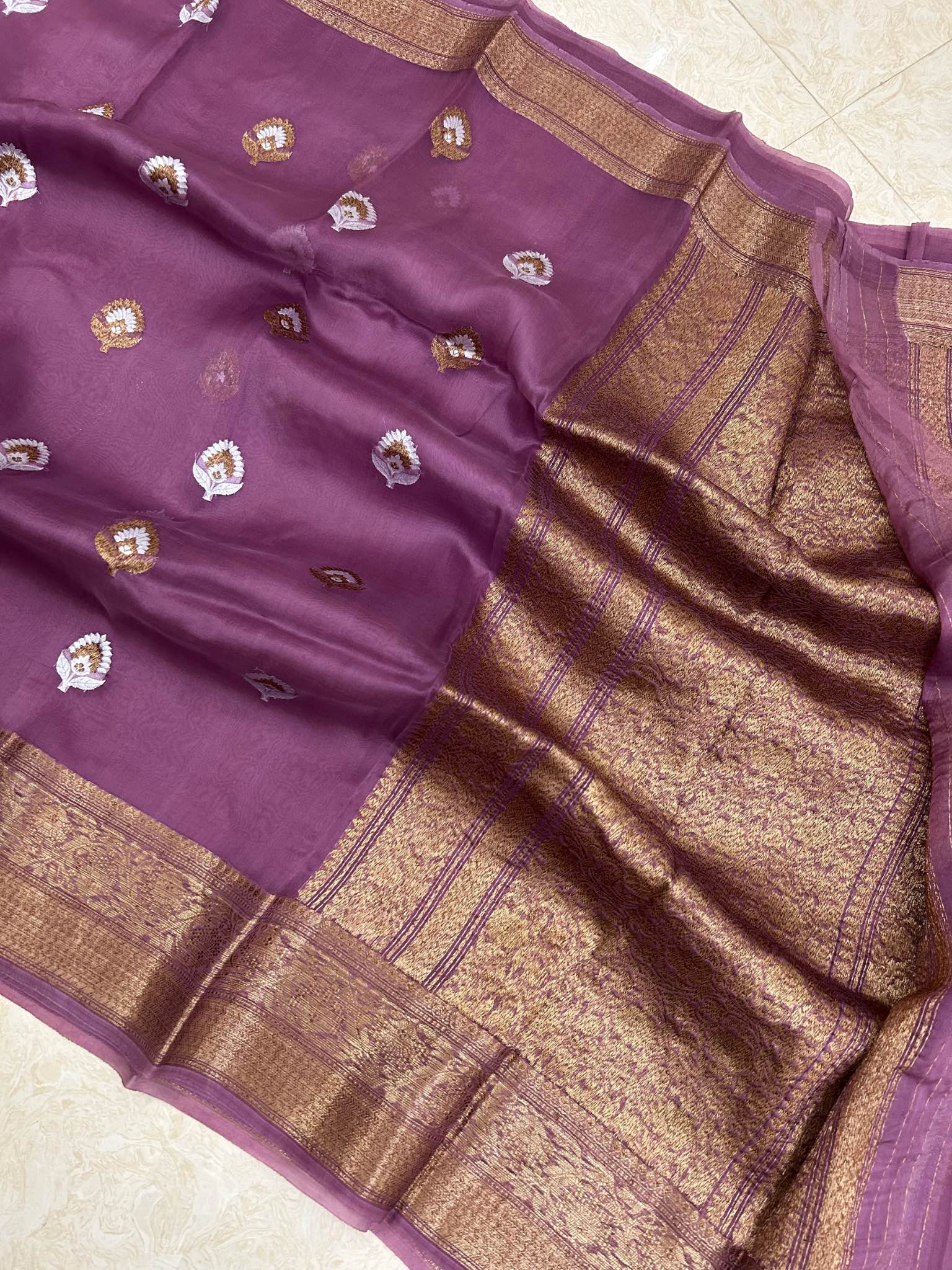 Pure Kora Silk Handloom Banarasi Saree - Alfi Kadhua motifs