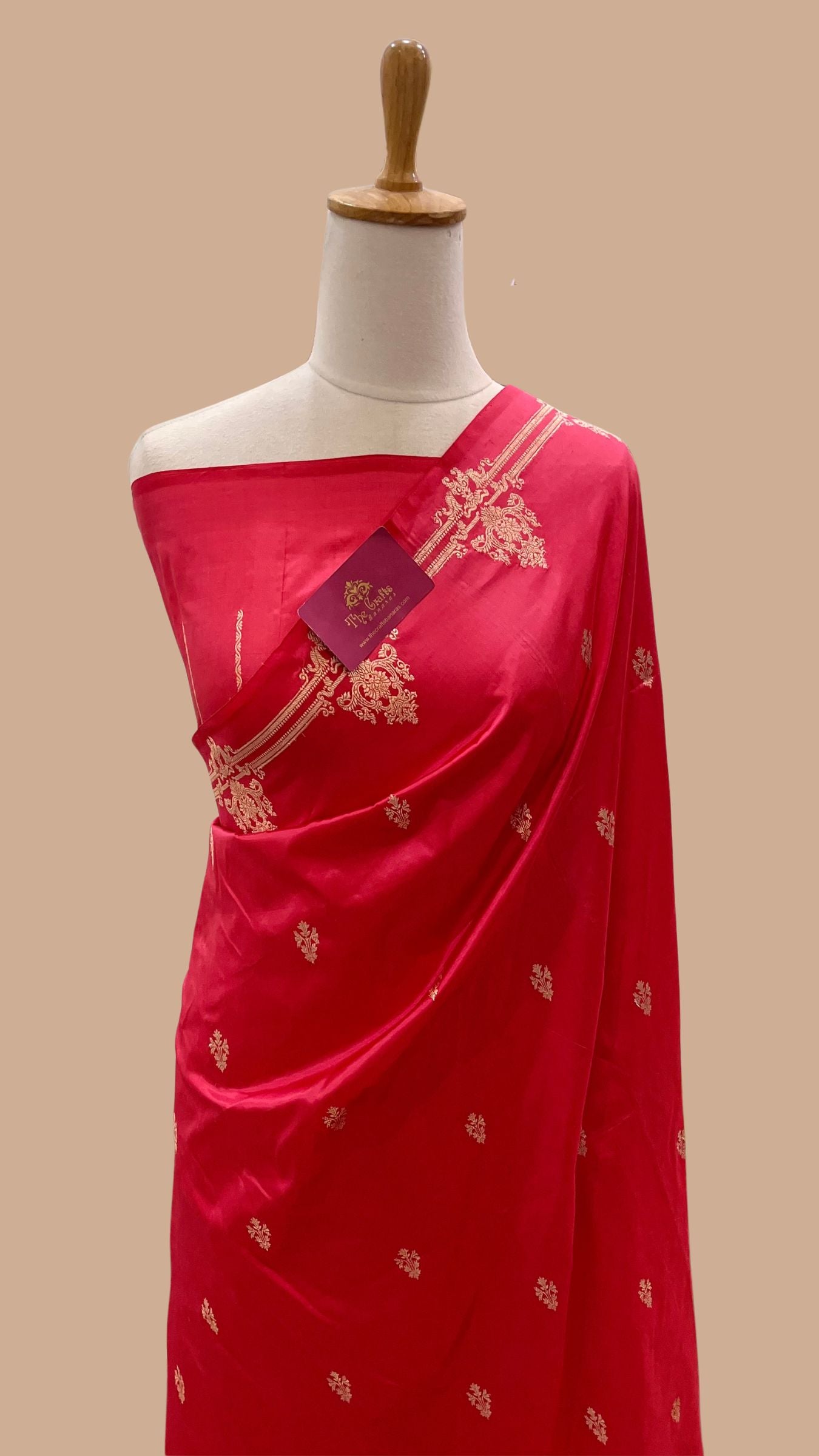 Pure Katan Silk Handloom Banarasi Saree - with kadhua motifs