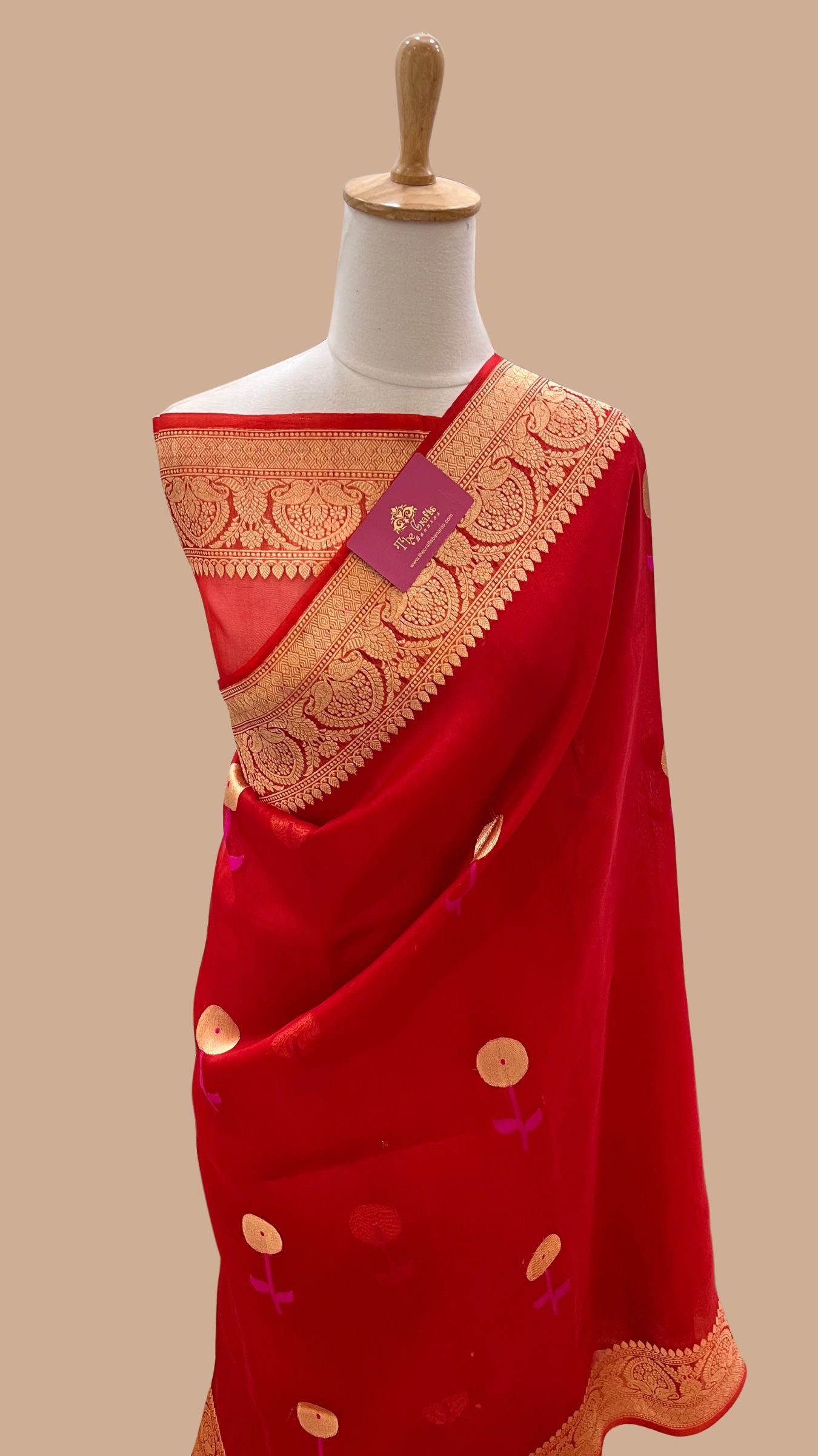 Pure Kora Silk Handloom Banarasi Saree - With Kadhua motifs