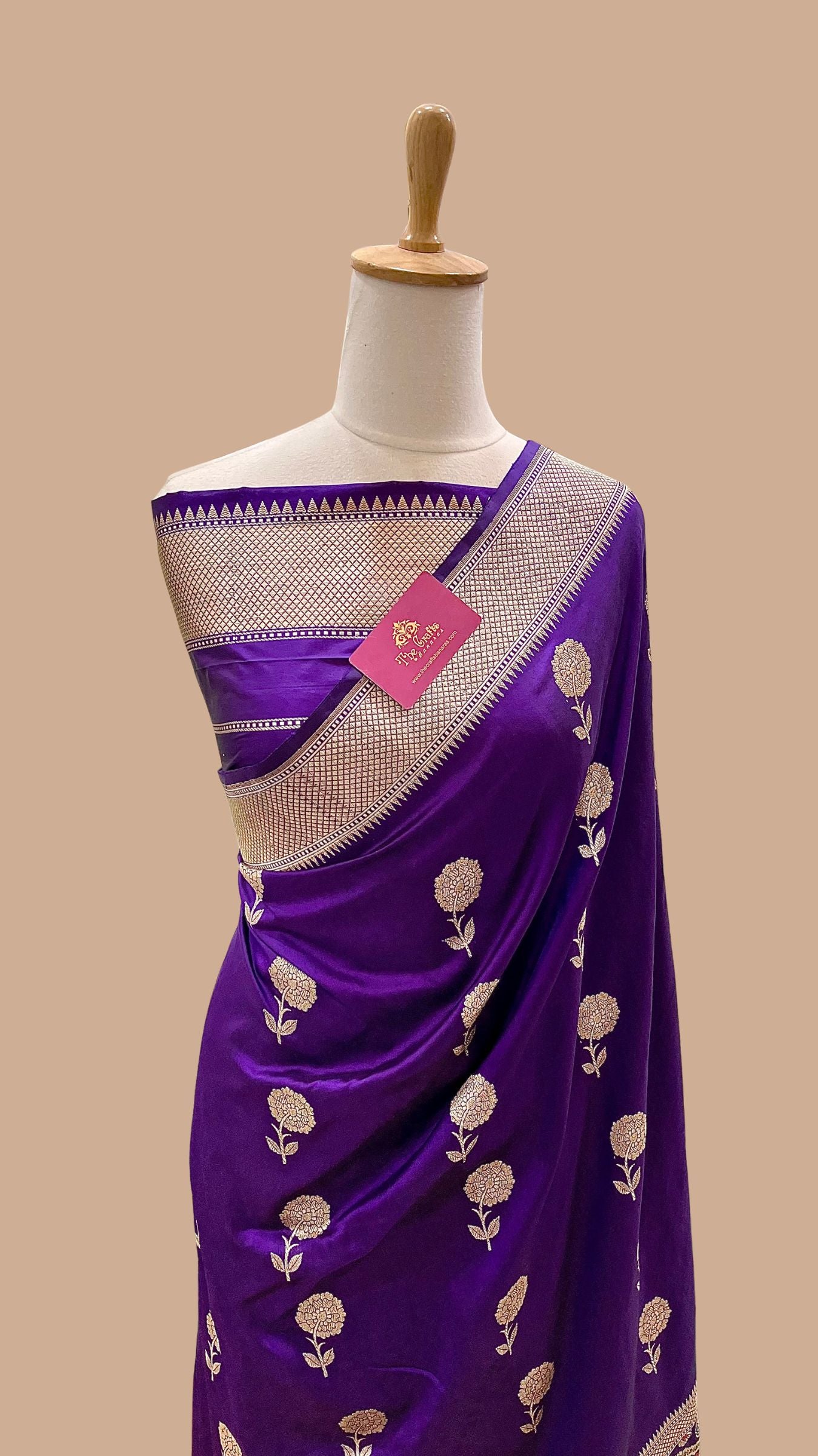 Pure Katan Silk Handloom Banarasi Saree - with kadhua meenakari motifs
