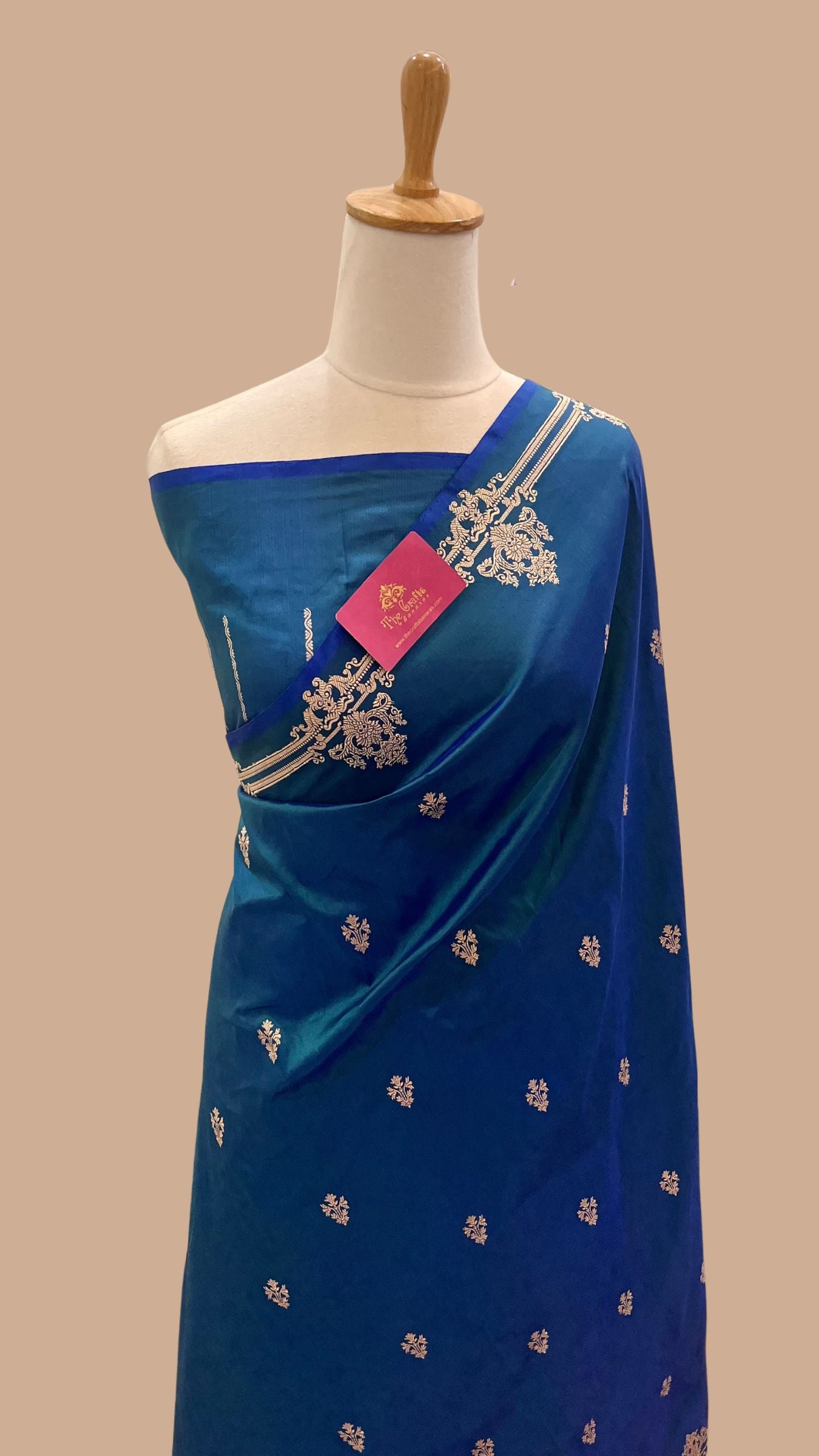 Pure Katan Silk Handloom Banarasi Saree - with kadhua motifs