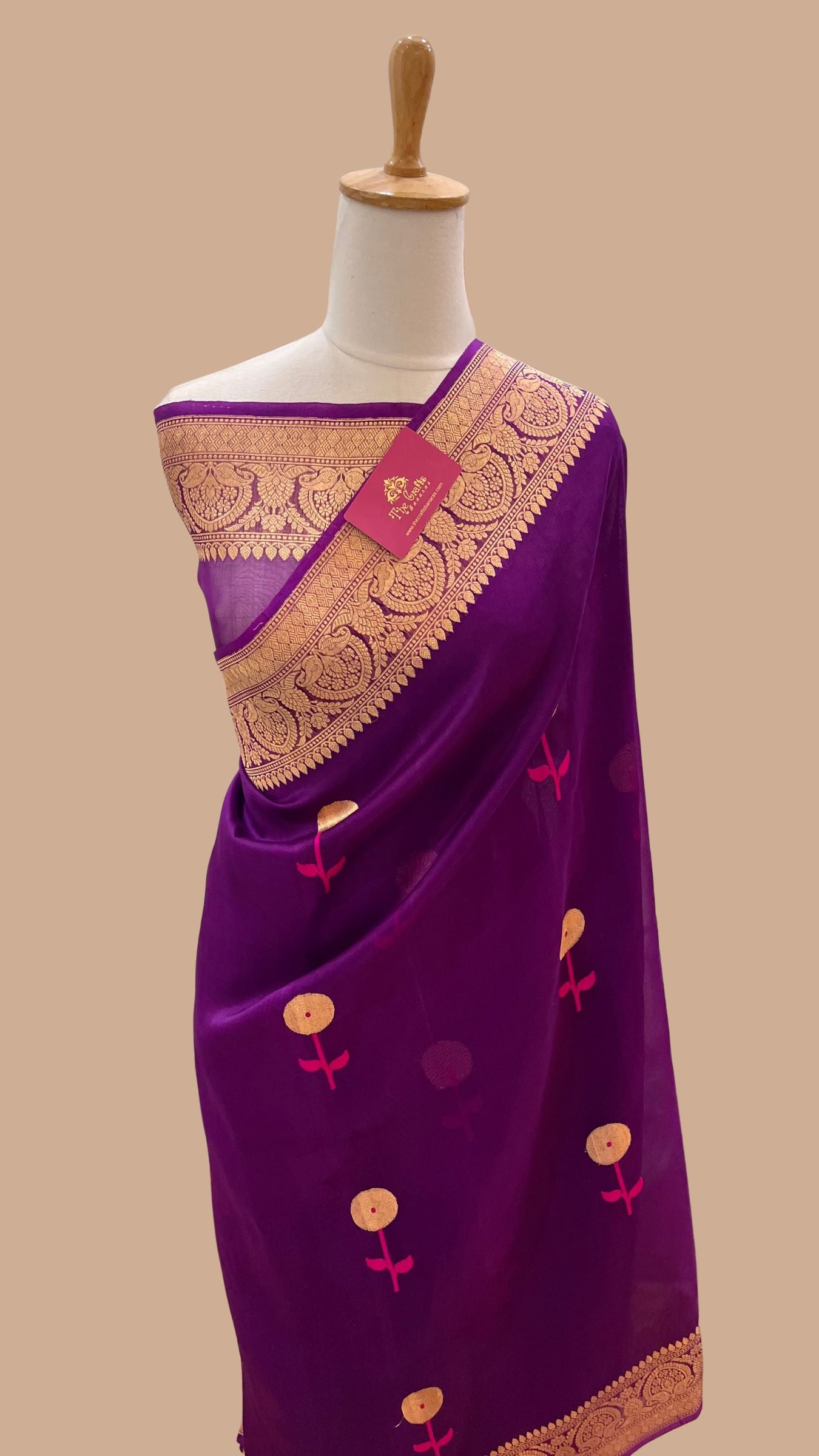Pure Kora Silk Handloom Banarasi Saree - With Kadhua motifs