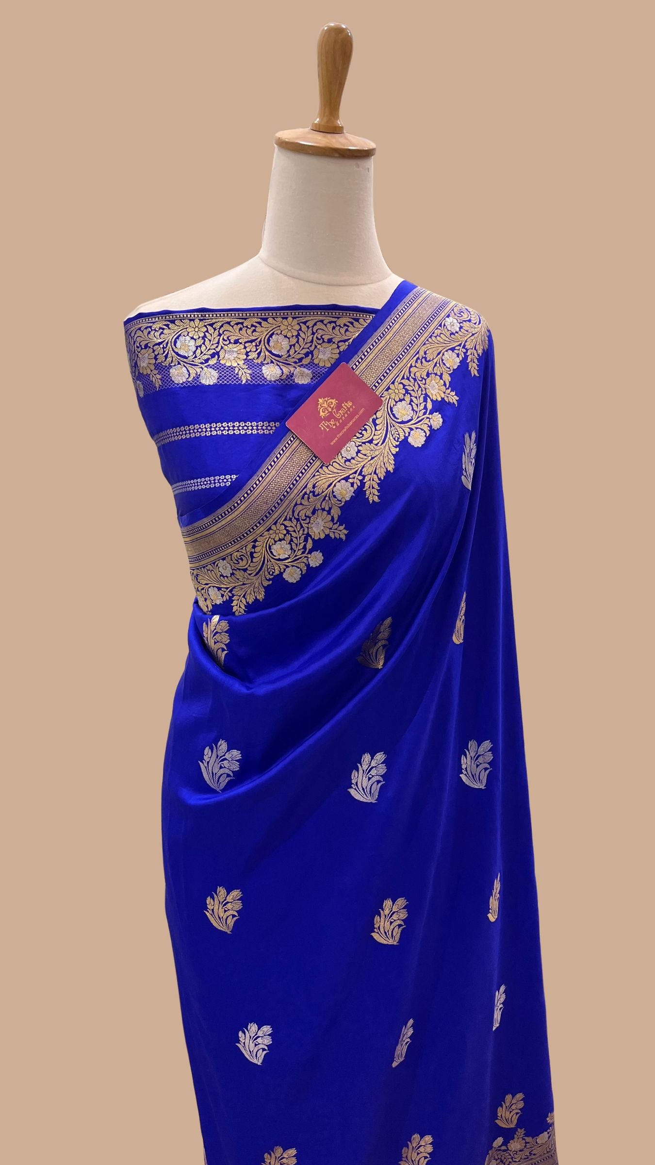 Pure Katan Silk Handloom Banarasi Saree - with kadhua sona rupa motifs