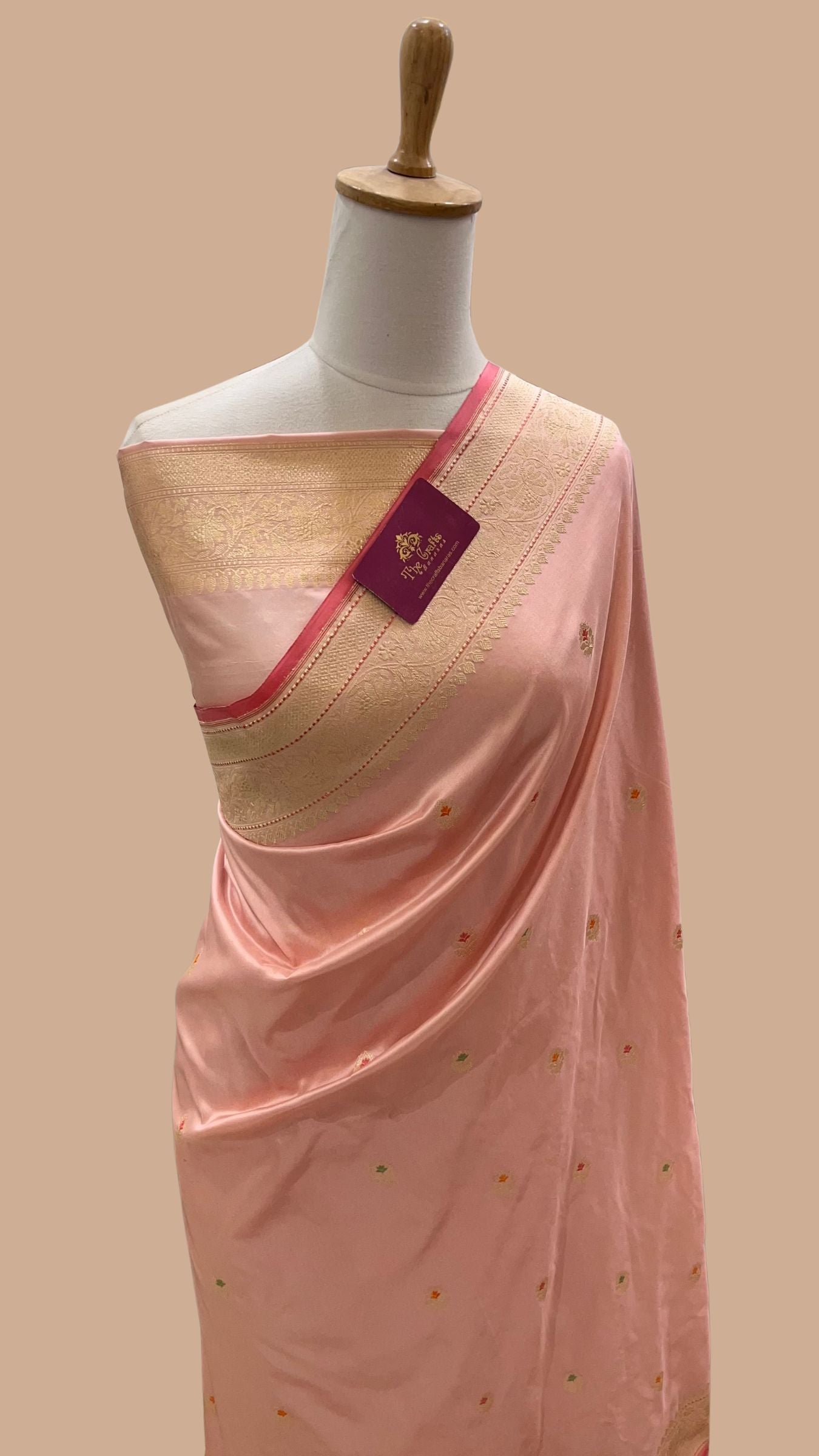Pure Katan Silk Handloom Banarasi Saree - with kadhua meenakari motifs