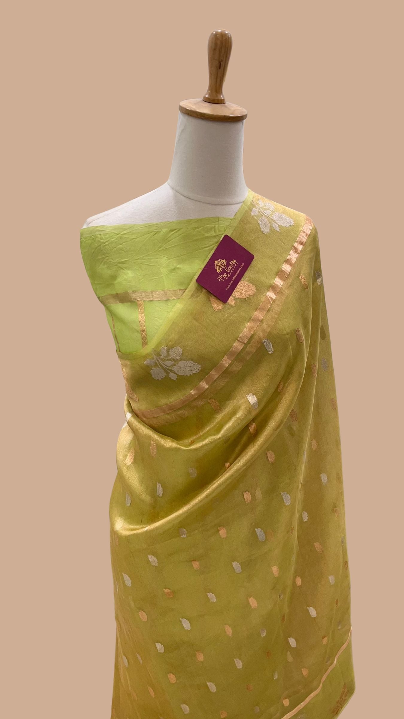 Pure Tissue Silk Handloom Banarasi Saree- Kadhua Motifs