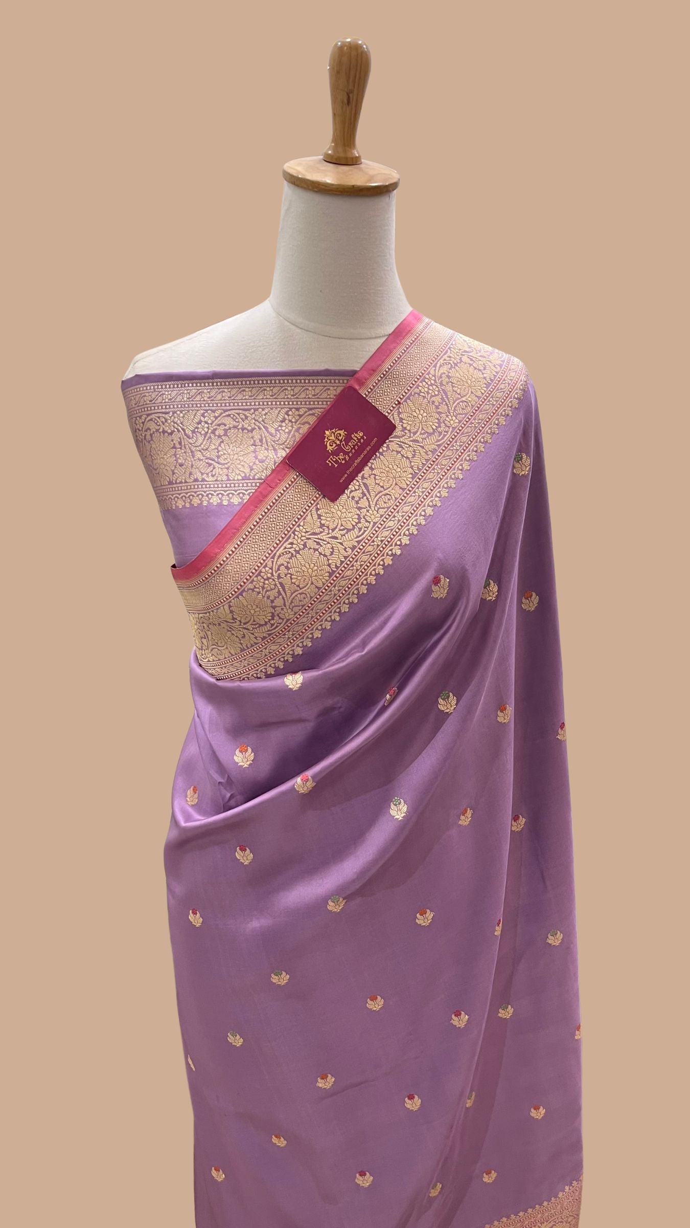 Pure Katan Silk Handloom Banarasi Saree - with kadhua meenakari motifs