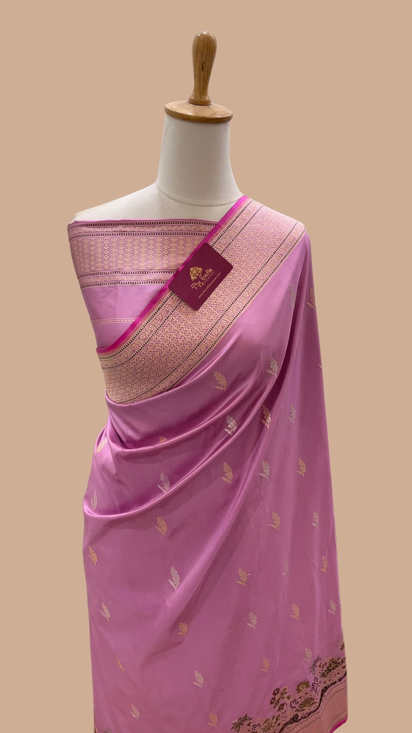 Pure Katan Silk Handloom Banarasi Saree - with kadhua meenakari motifs