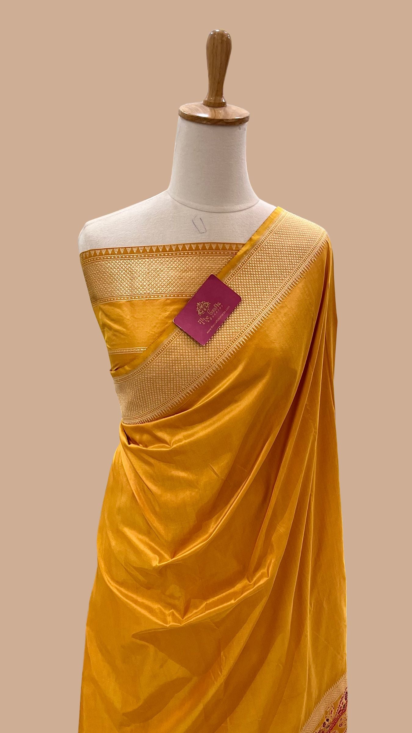 Pure Katan Silk Handloom Banarasi Saree - with Kadhua Meenakari Motifs