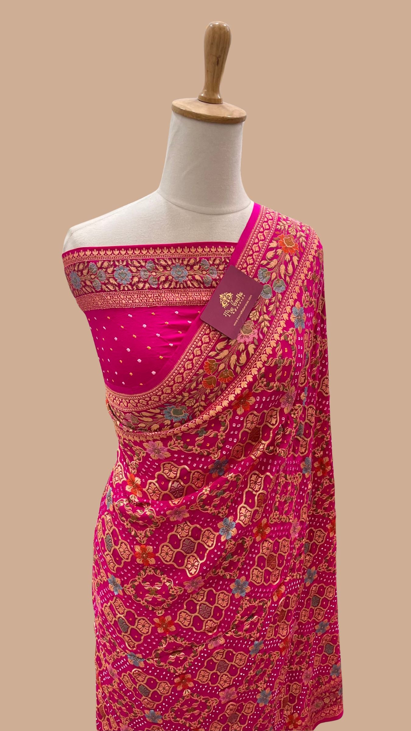 Pure Georgette Banarasi Handloom Bandhej Saree - Jaal with Meenakari