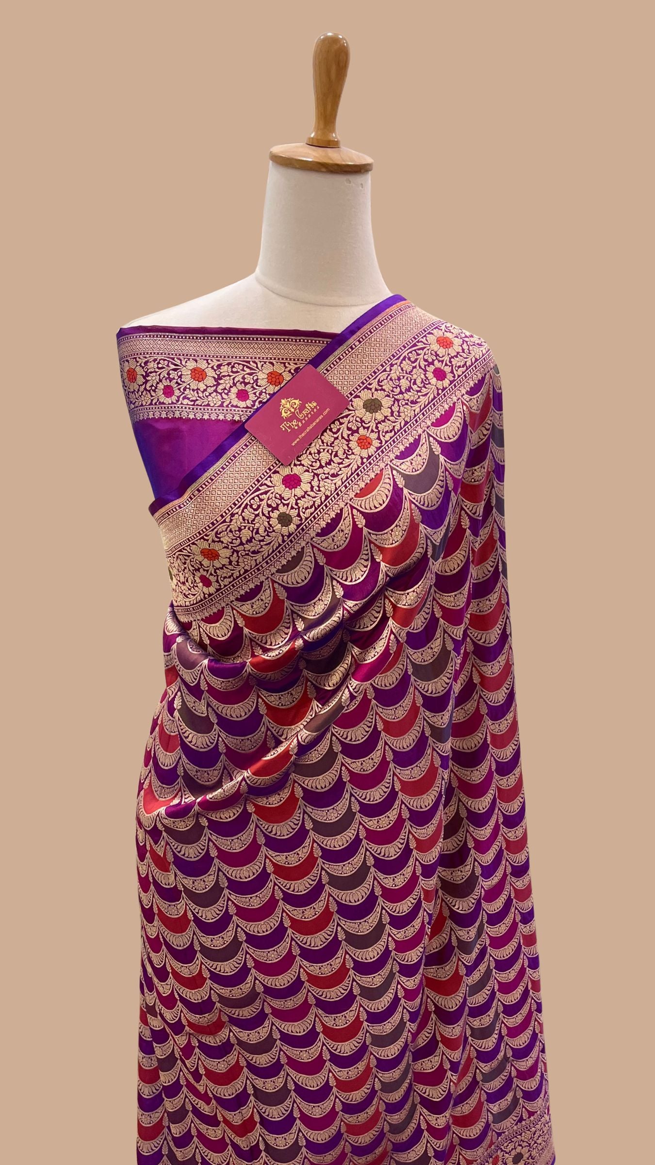 Rangkat Pure Katan Silk Handloom Banarasi Saree - Jaal with meenakari