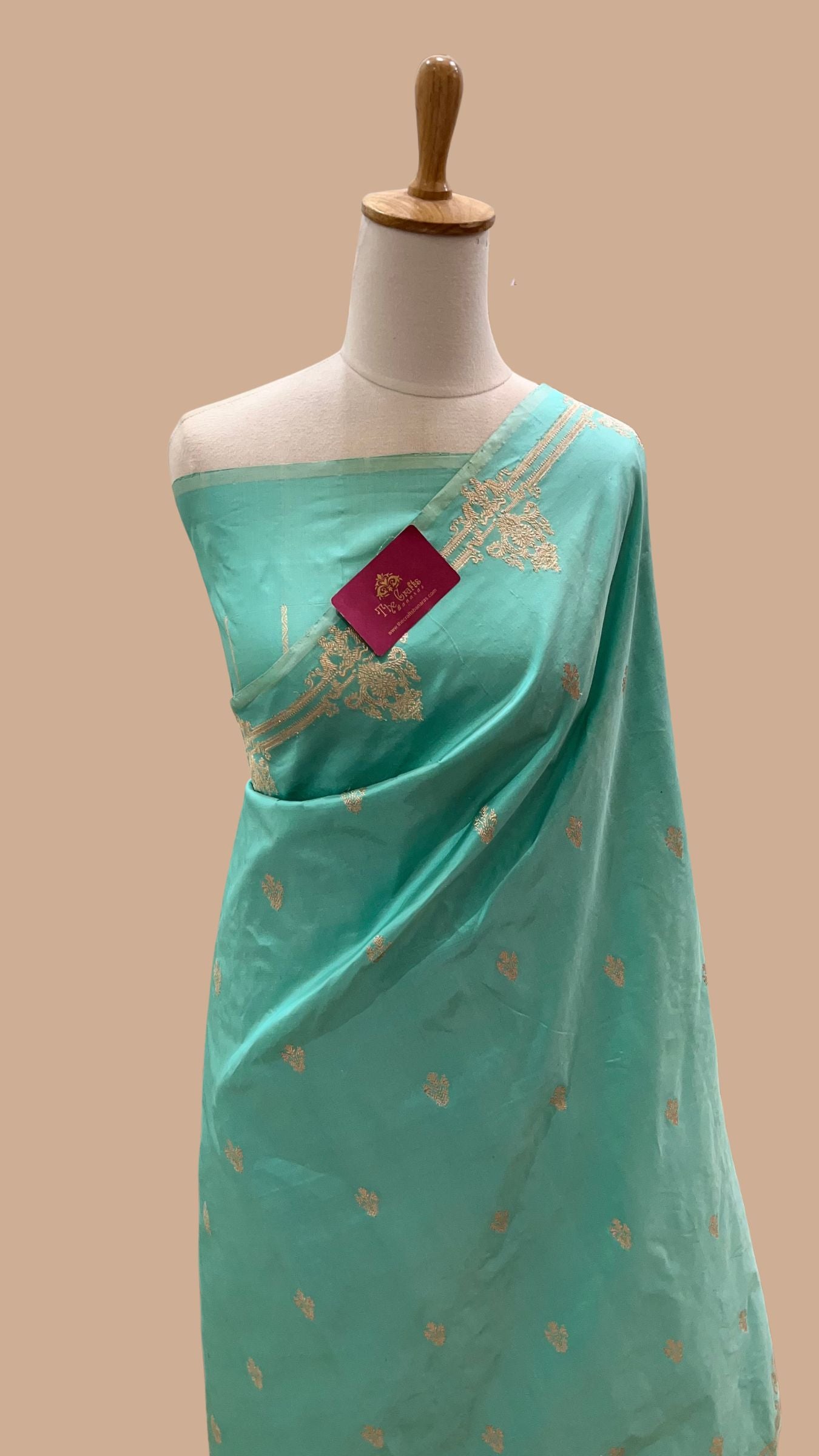 Pure Katan Silk Handloom Banarasi Saree - with kadhua motifs