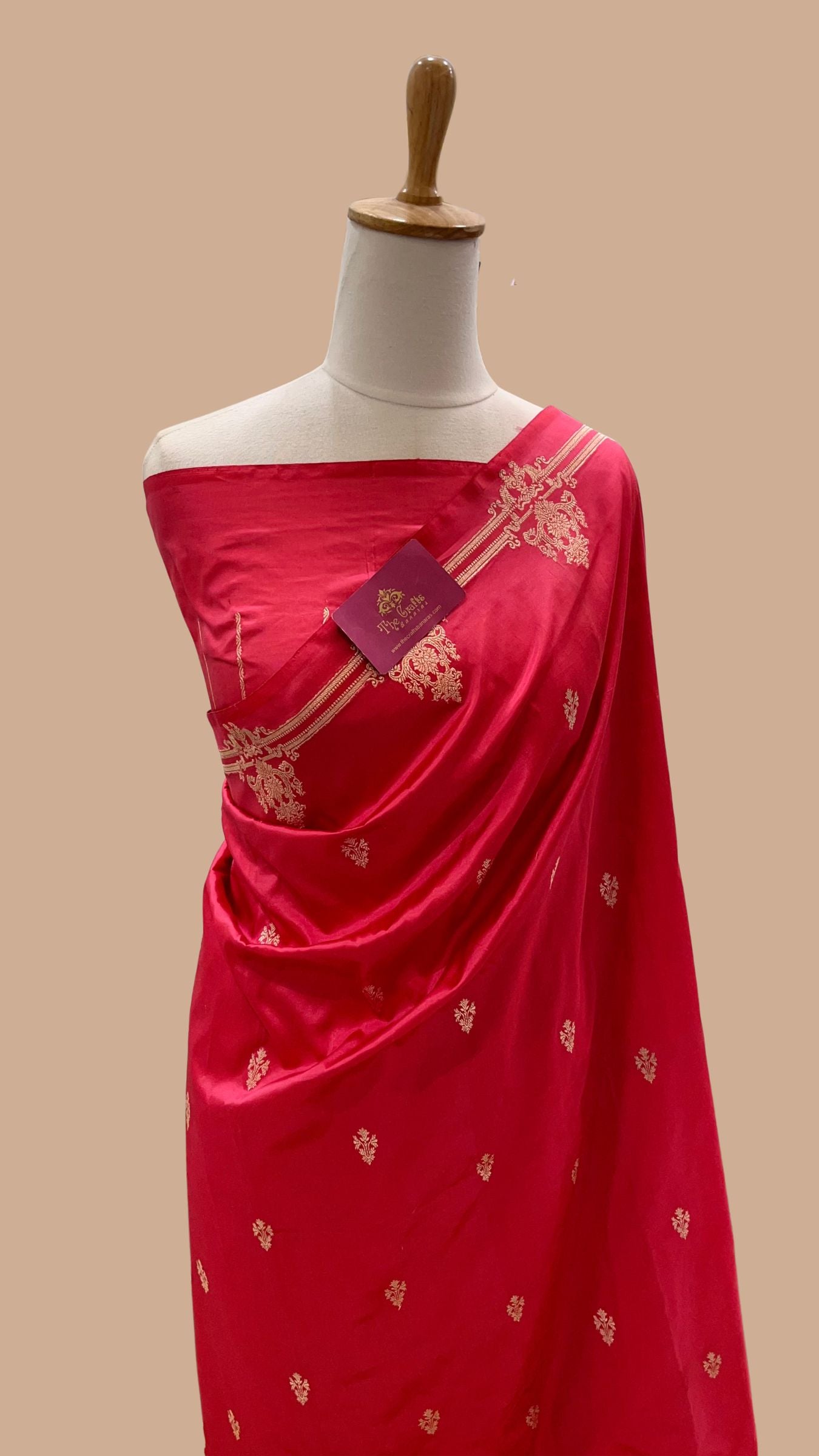 Pure Katan Silk Handloom Banarasi Saree - with kadhua motifs